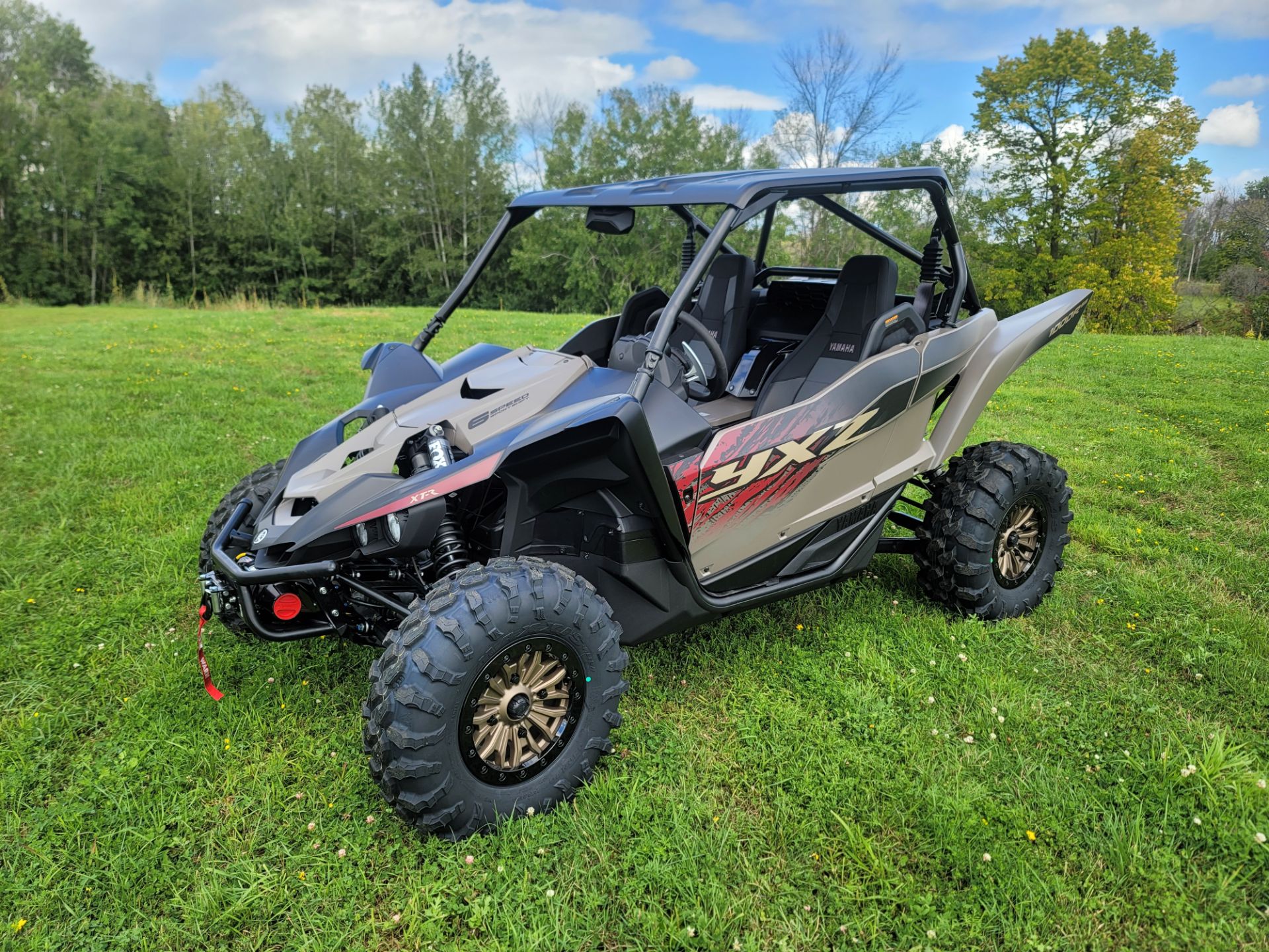 2024 Yamaha YXZ1000R SS XT-R in Forest Lake, Minnesota - Photo 3