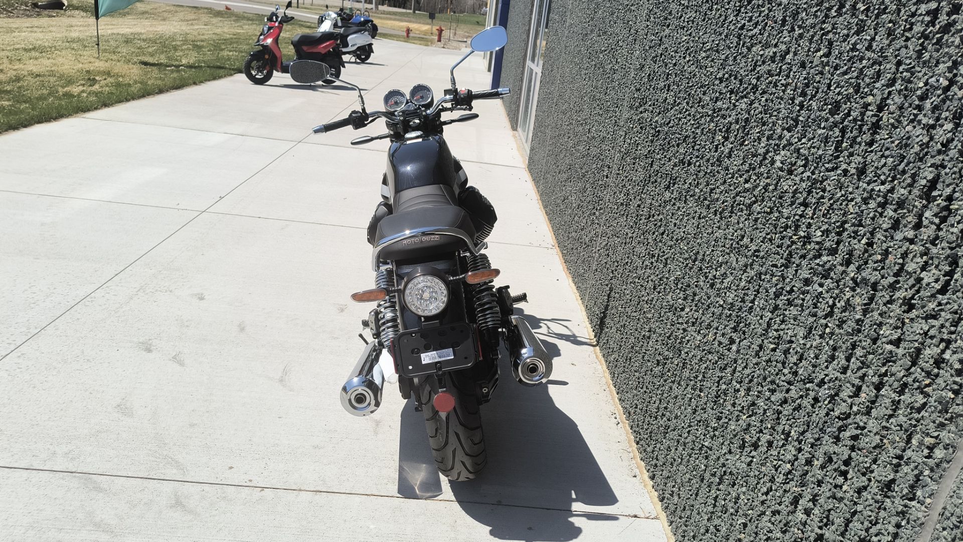 2023 Moto Guzzi V7 Special in Forest Lake, Minnesota - Photo 6