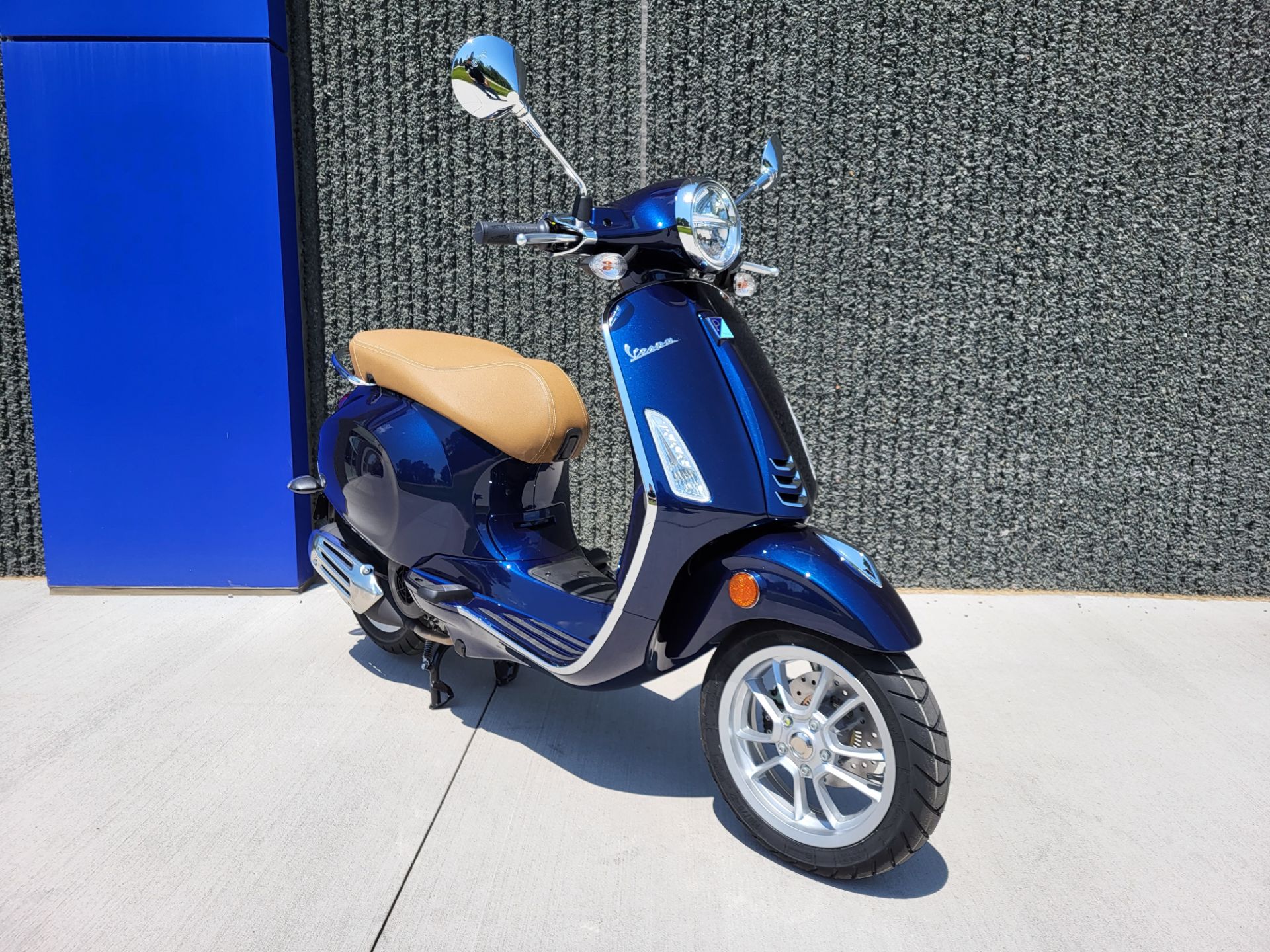 2024 Vespa Primavera 150 in Forest Lake, Minnesota - Photo 2