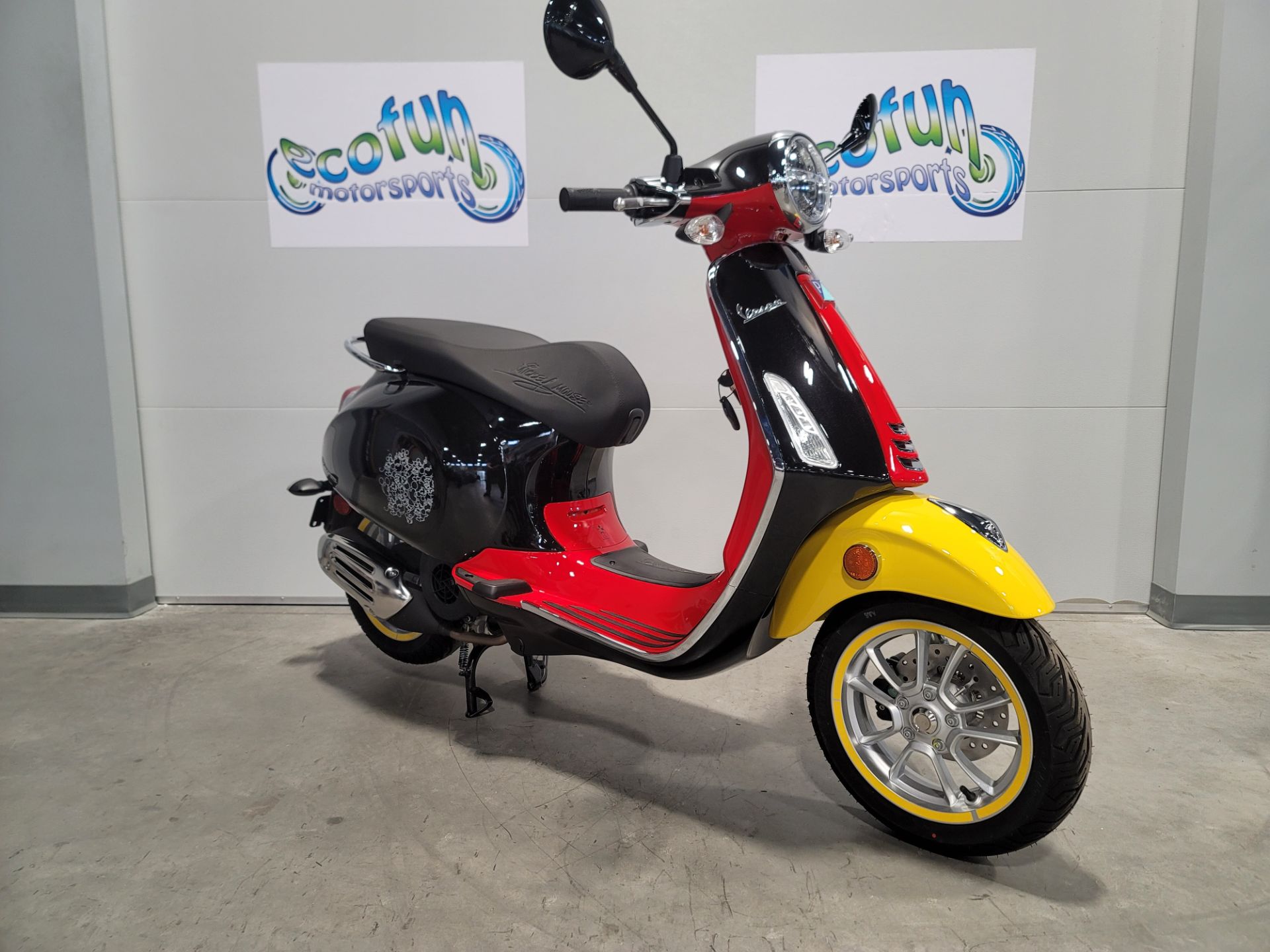 2023 Vespa Primavera 150 Disney Mickey Mouse Edition By Vespa in Forest Lake, Minnesota - Photo 2