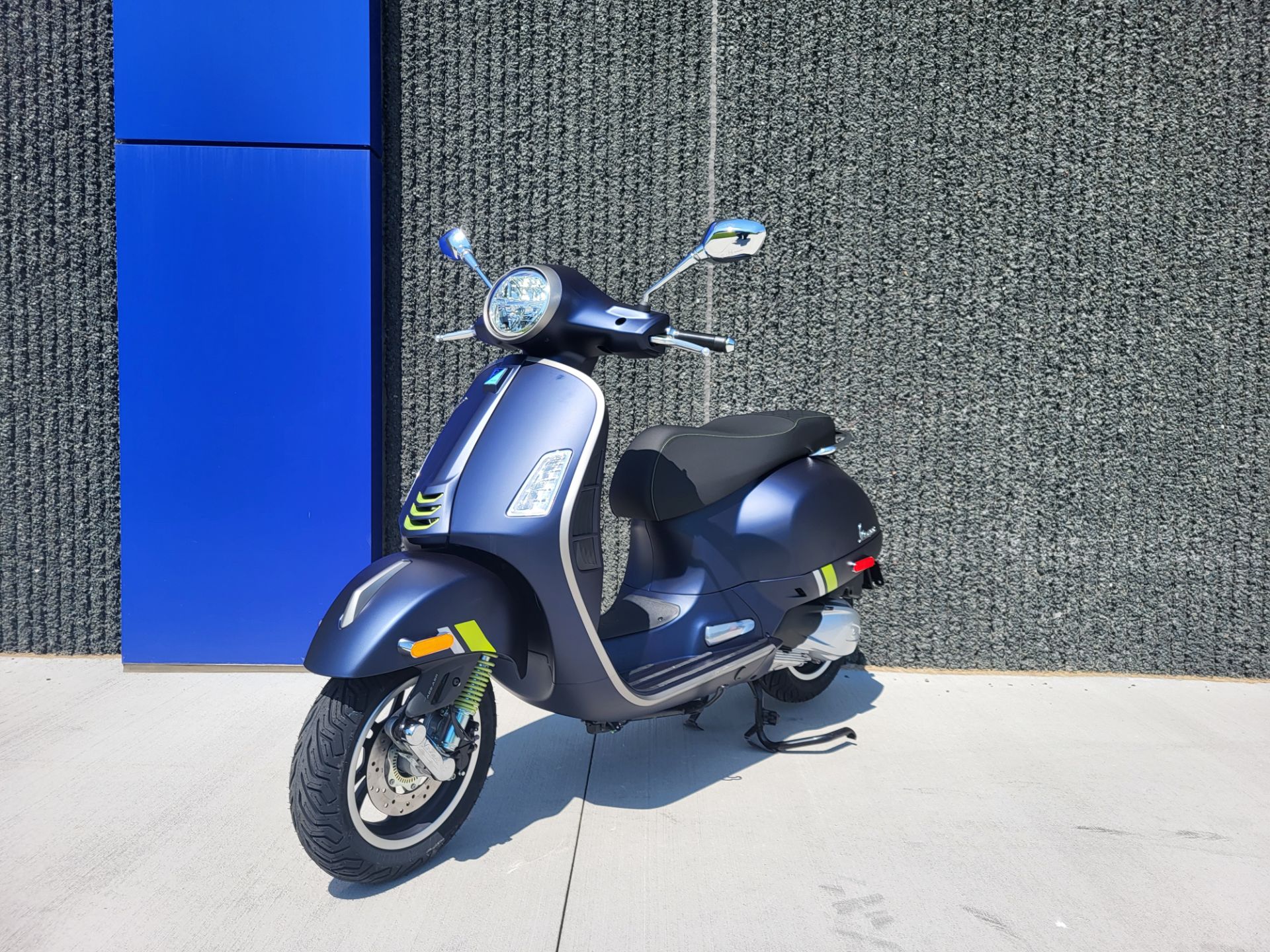 2024 Vespa GTS Super 300 Tech in Forest Lake, Minnesota - Photo 4