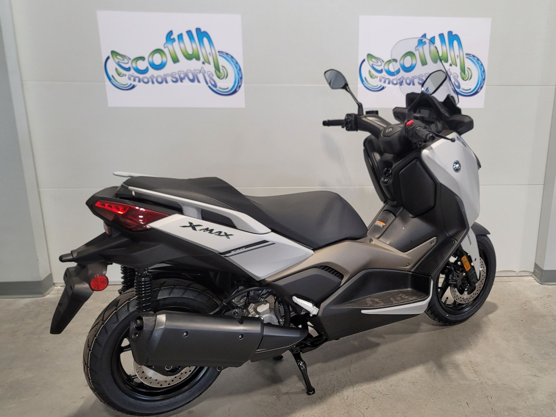 2024 Yamaha XMAX in Forest Lake, Minnesota - Photo 6