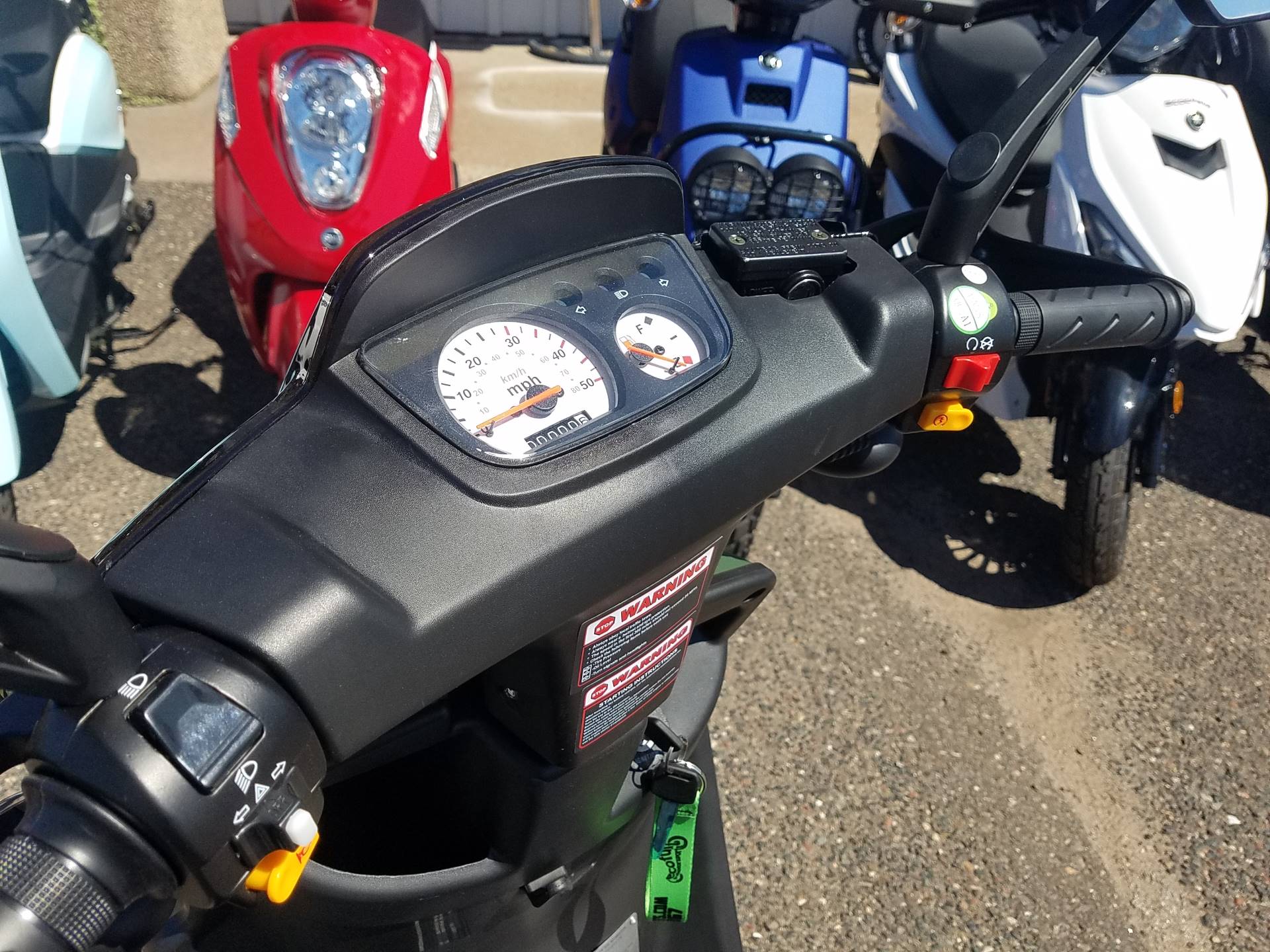 2021 ZHNG Roguestar 150cc Scooter in Forest Lake, Minnesota - Photo 11