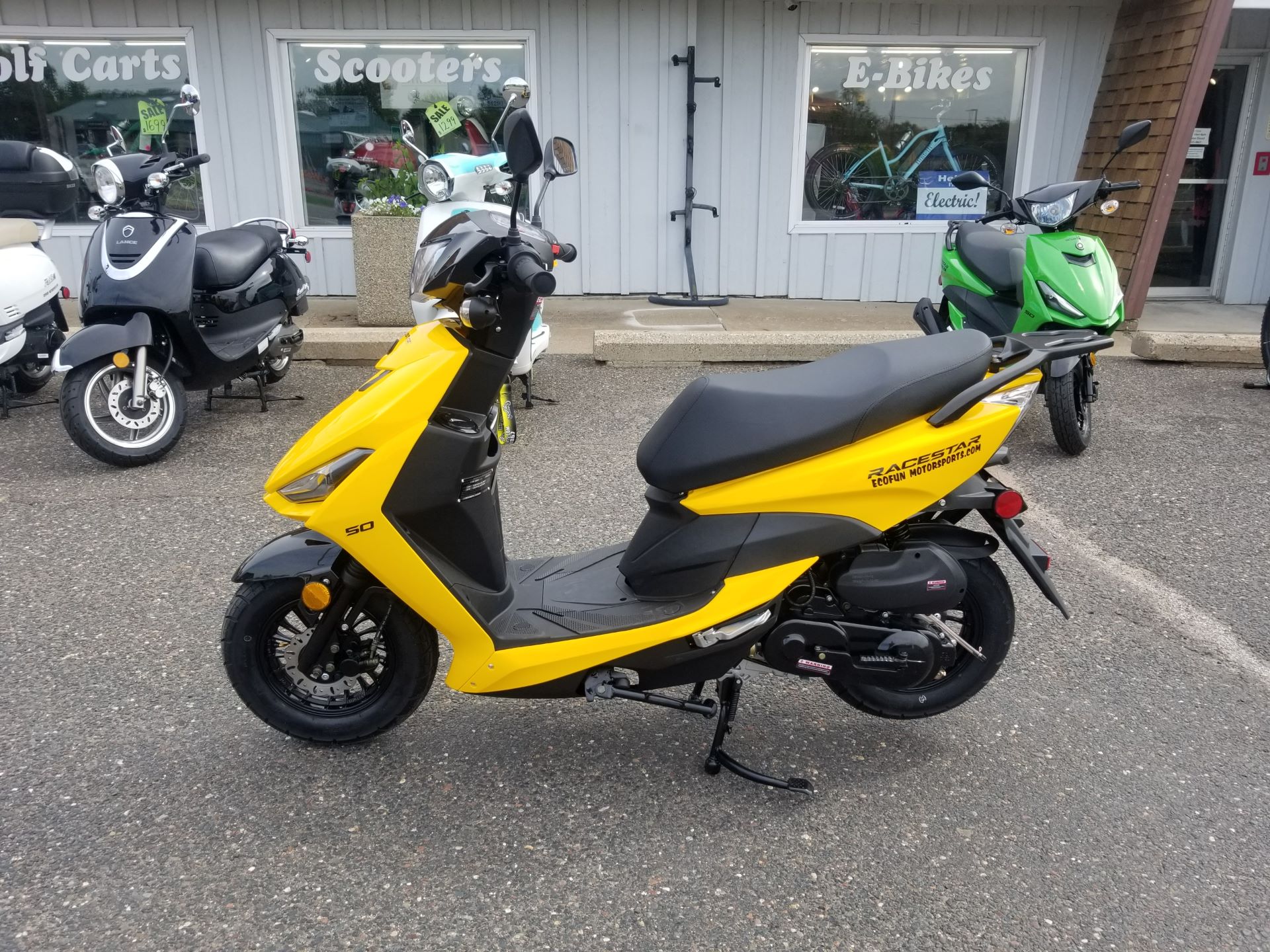 2022 ZHNG Racestar 49cc Scooter in Forest Lake, Minnesota - Photo 6