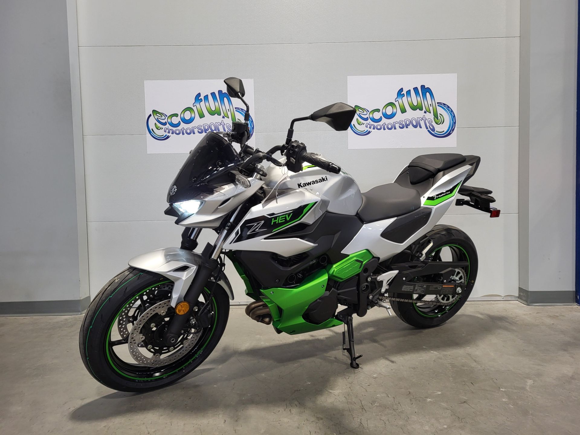 2024 Kawasaki Z7 Hybrid ABS in Forest Lake, Minnesota - Photo 2