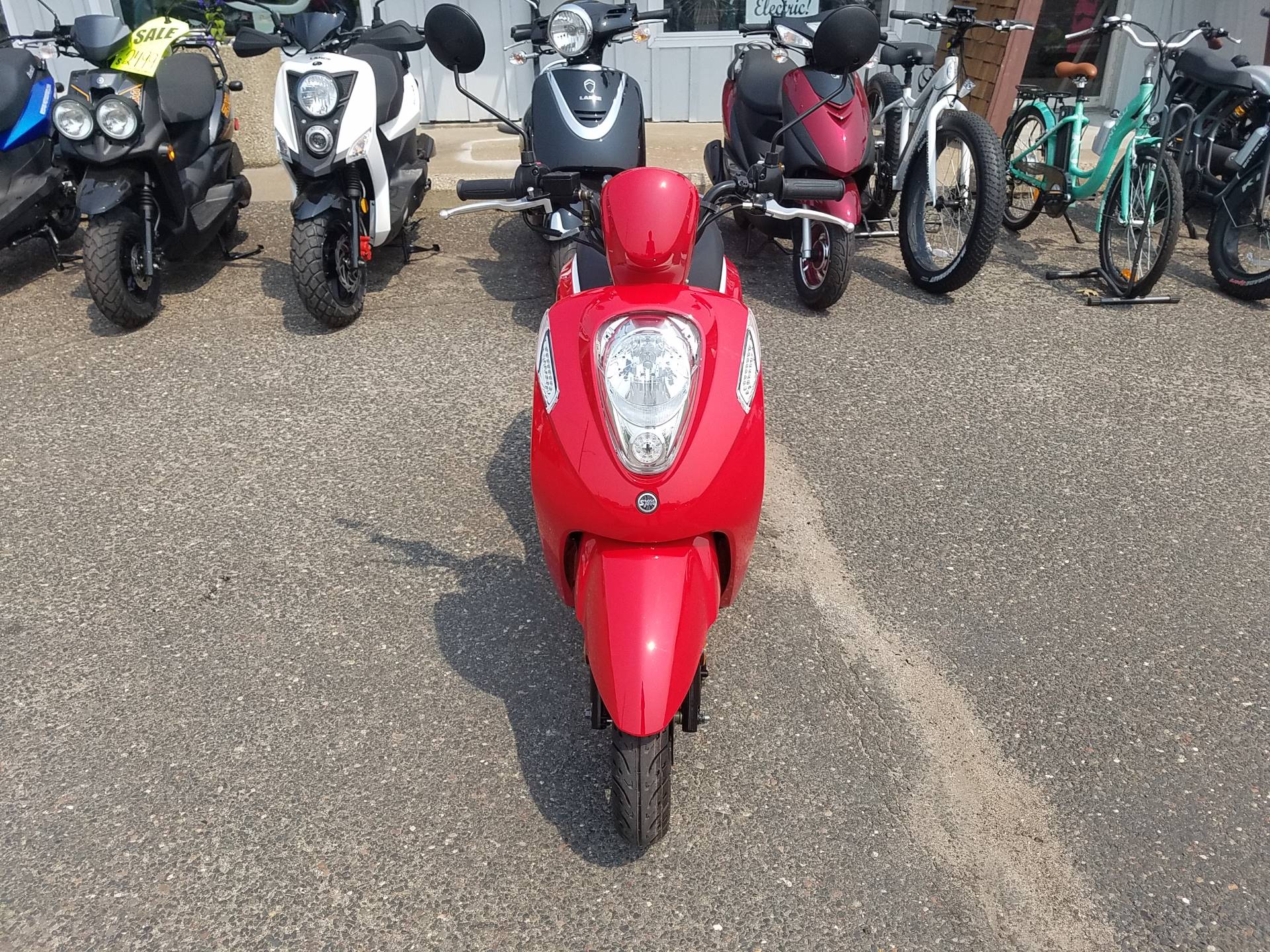 2022 SYM Mio 49cc Scooter in Forest Lake, Minnesota - Photo 6