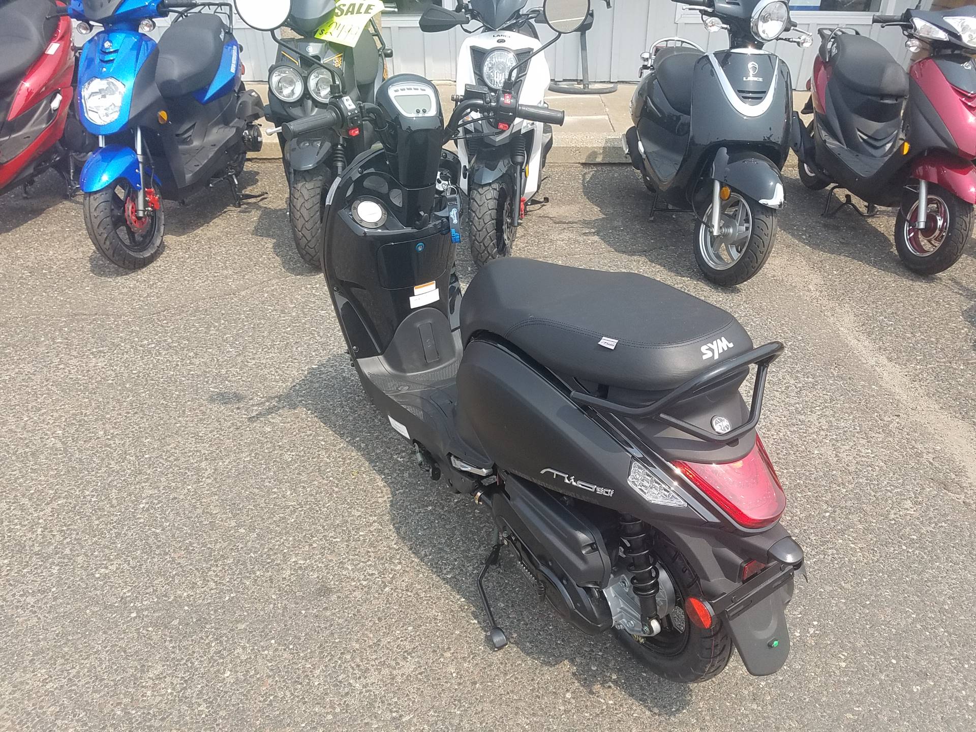 2022 SYM Mio 49cc Scooter in Forest Lake, Minnesota - Photo 8