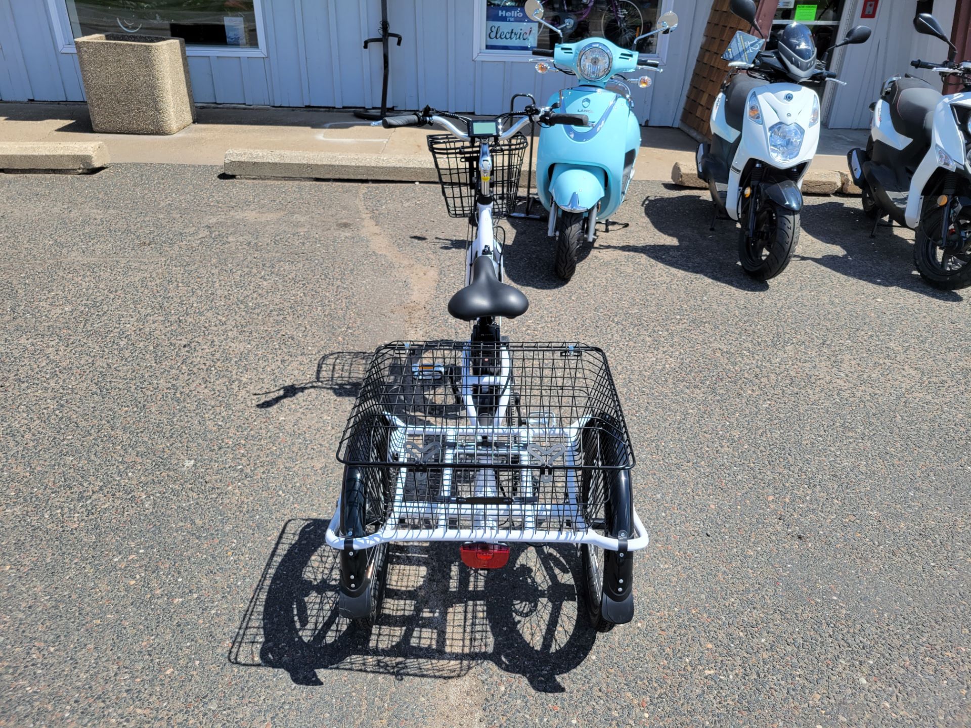 Bintelli Trio Electric Tricycle in Forest Lake, Minnesota - Photo 8