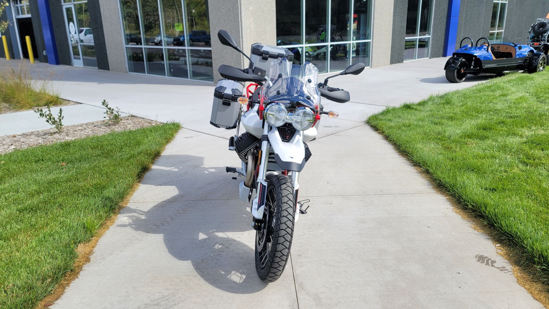 2022 Moto Guzzi V85 TT Adventure E5 in Columbus, Minnesota - Photo 7
