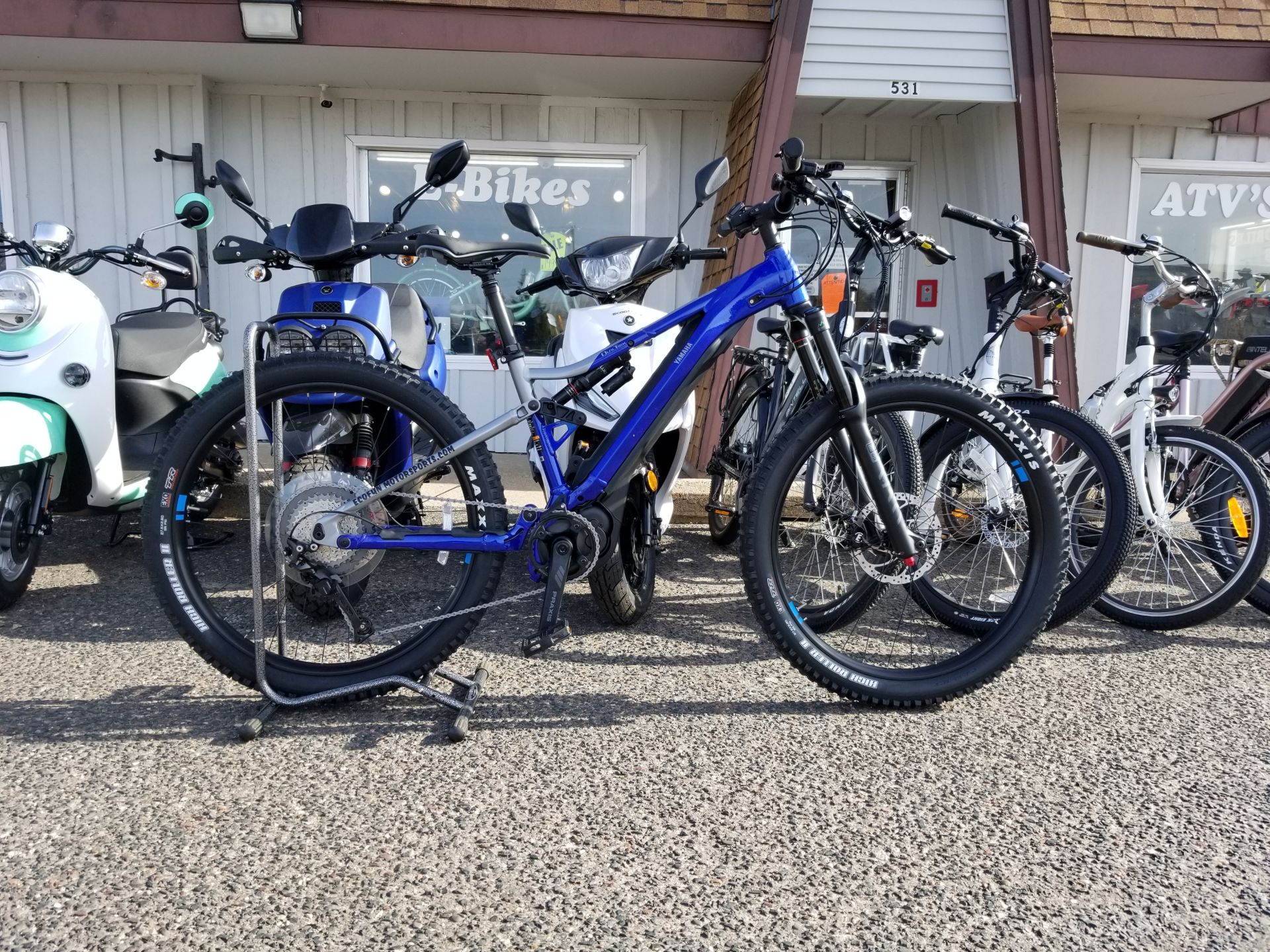 Yamaha YDX MORO PRO- Medium in Forest Lake, Minnesota - Photo 4