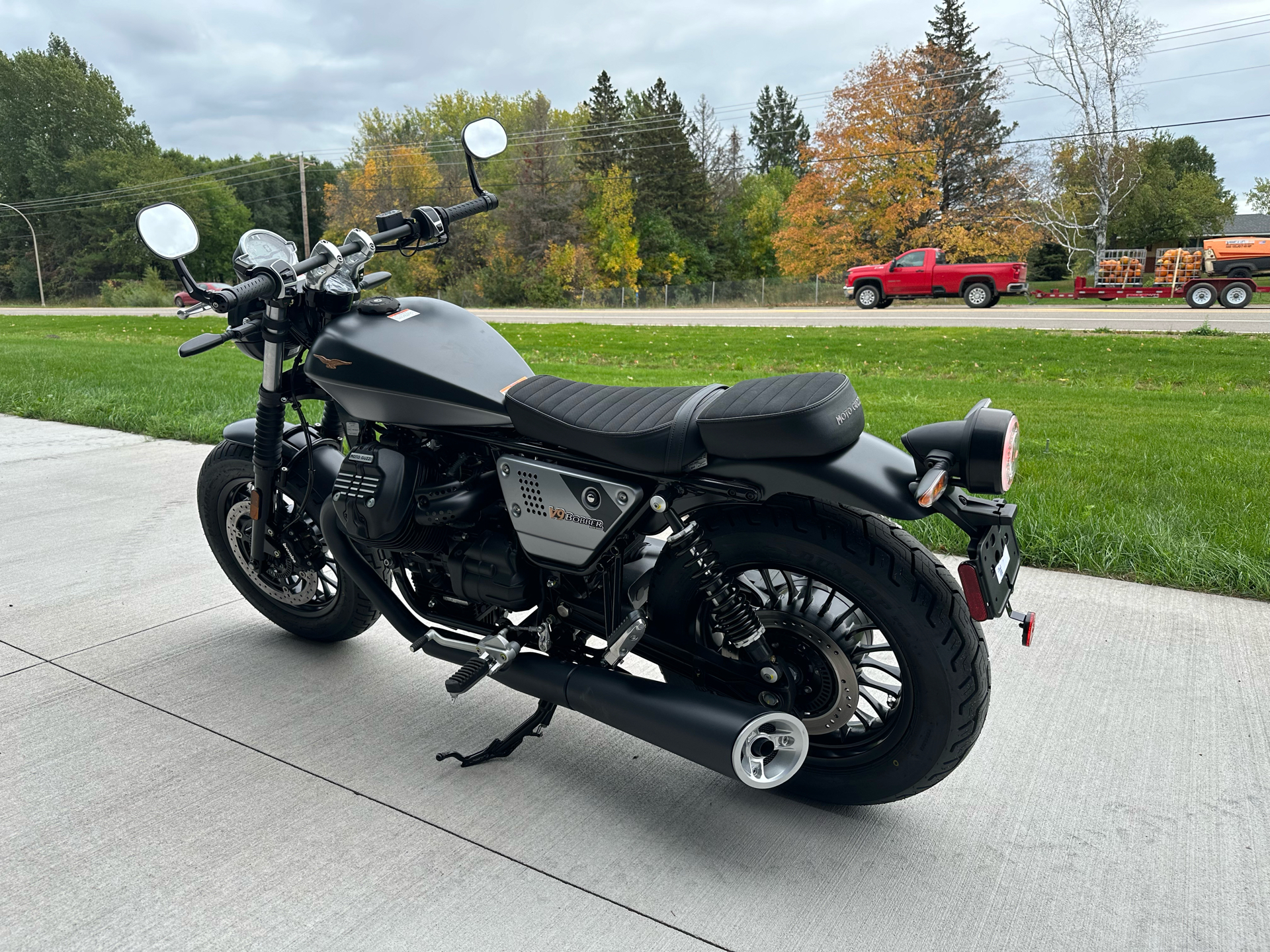 2023 Moto Guzzi V9 Bobber Special Edition in Forest Lake, Minnesota - Photo 6