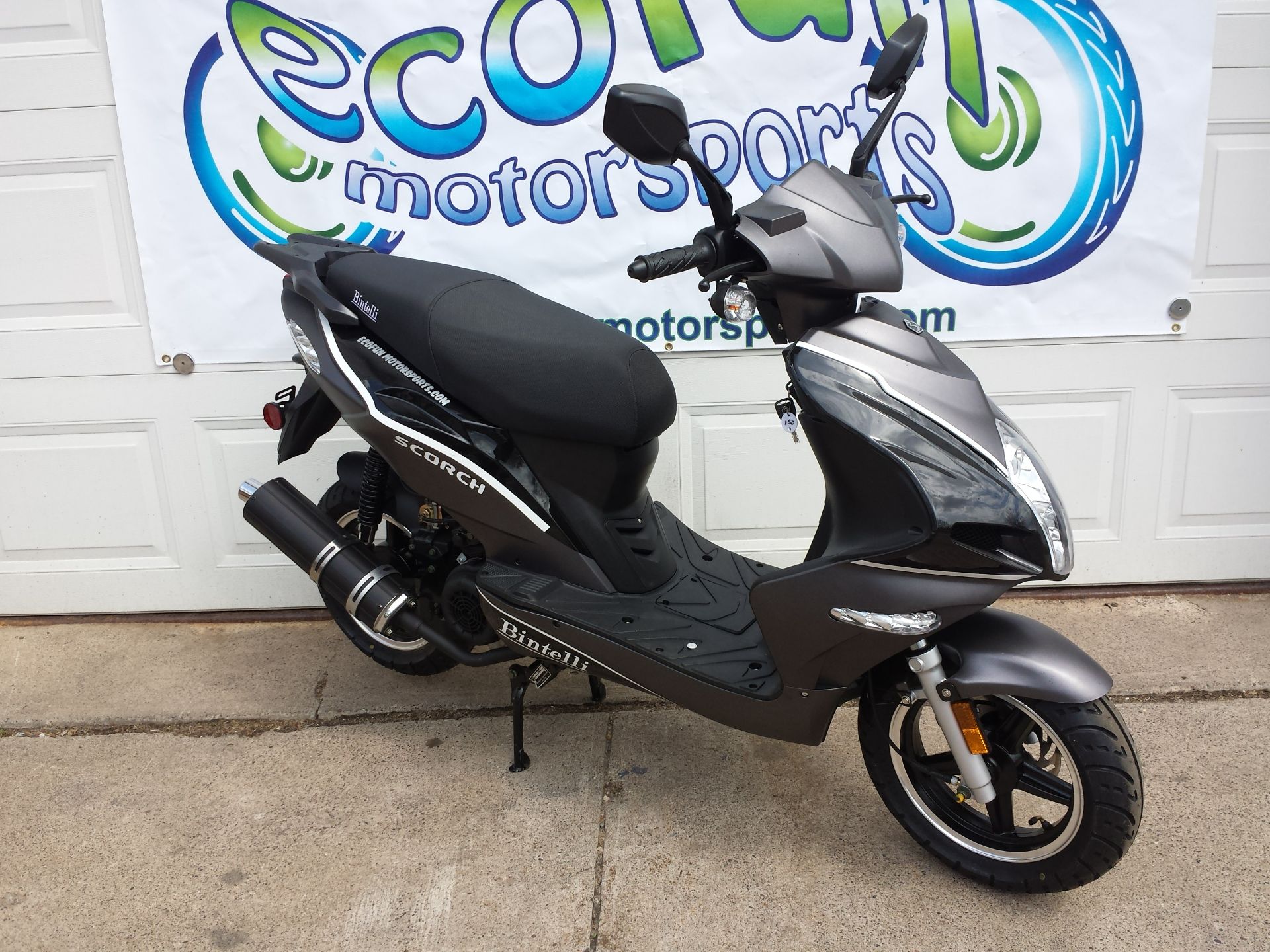 vogn lukker zebra New 2023 YNGF Scorch 150cc Scooter | Scooters in Forest Lake MN | Charcoal