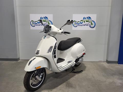 2024 Vespa GTS Super 300 in Forest Lake, Minnesota - Photo 2