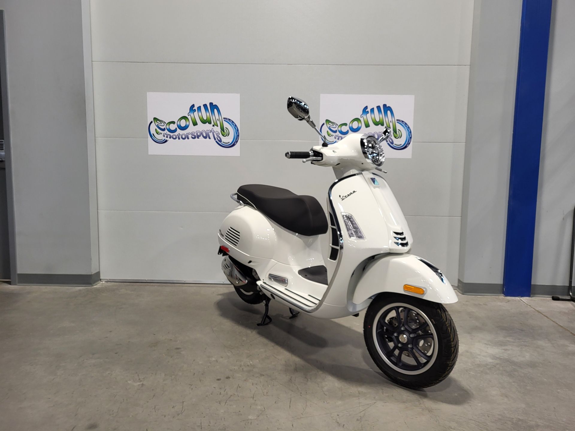 2024 Vespa GTS Super 300 in Forest Lake, Minnesota - Photo 4