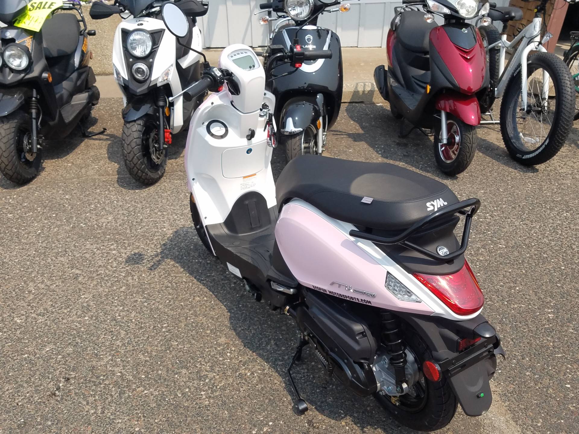 2022 SYM Mio 49cc Scooter in Forest Lake, Minnesota - Photo 8