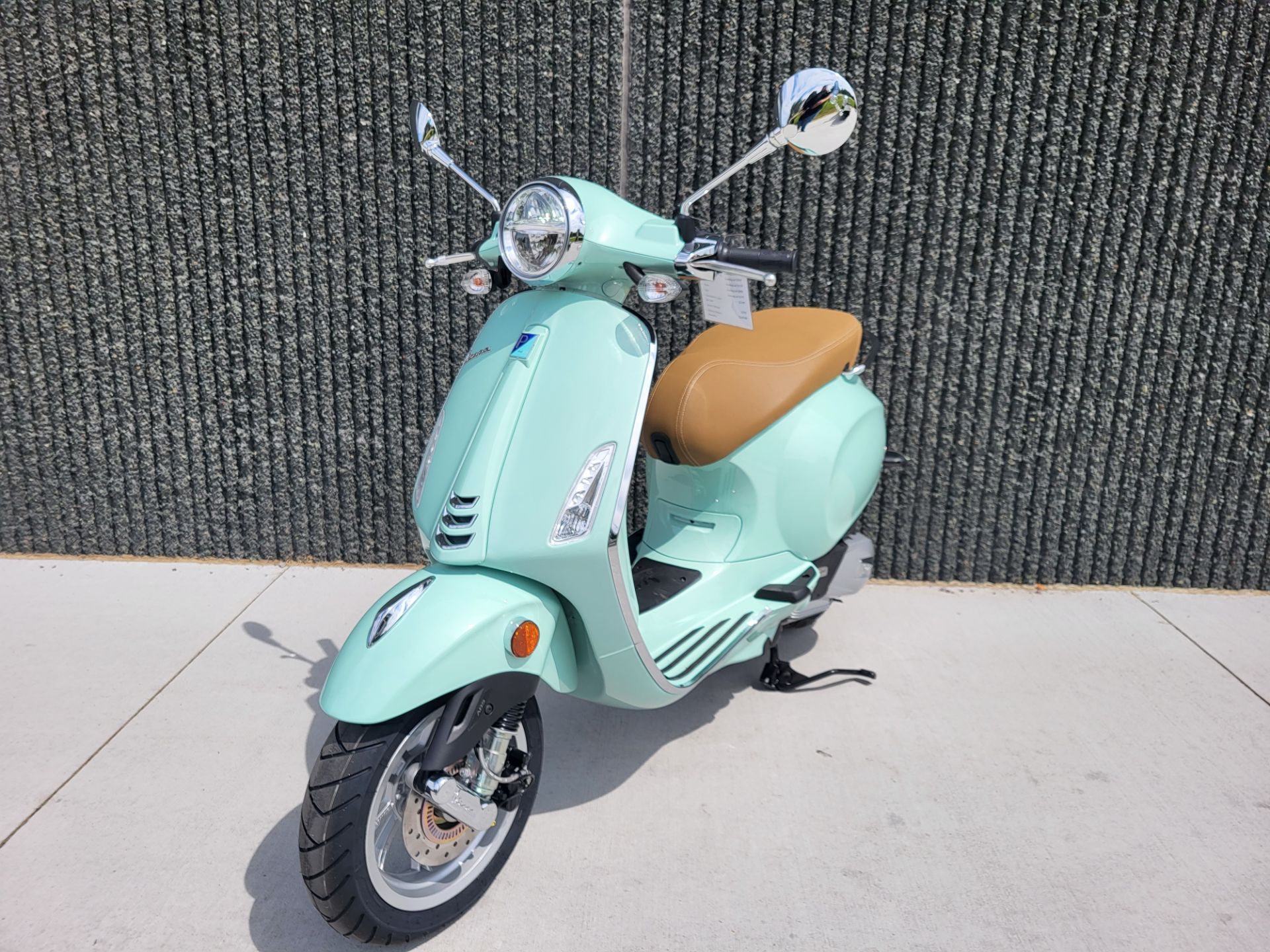 2024 Vespa Primavera 150 in Forest Lake, Minnesota - Photo 2