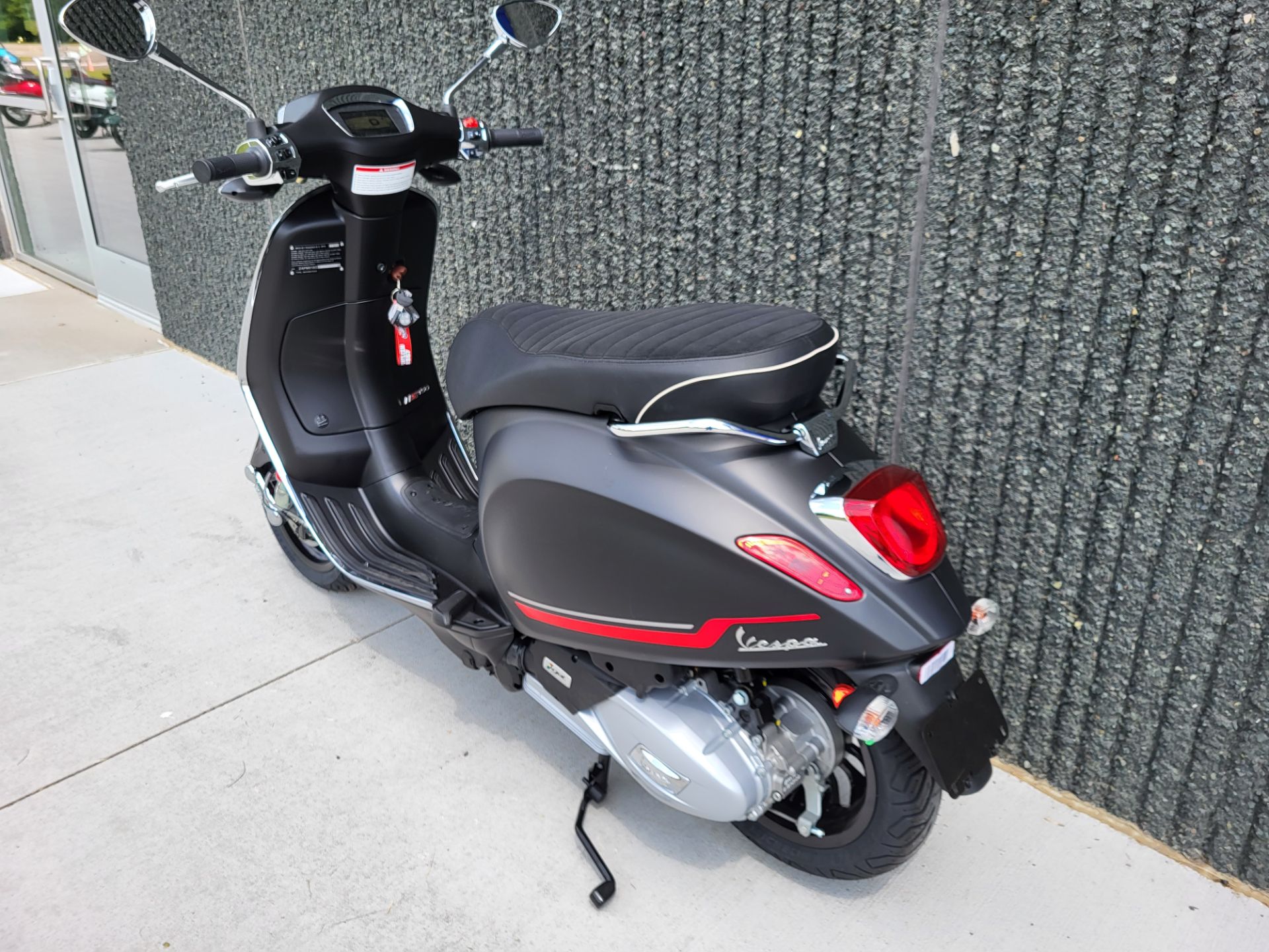 2023 Vespa Sprint 150 S in Forest Lake, Minnesota - Photo 6