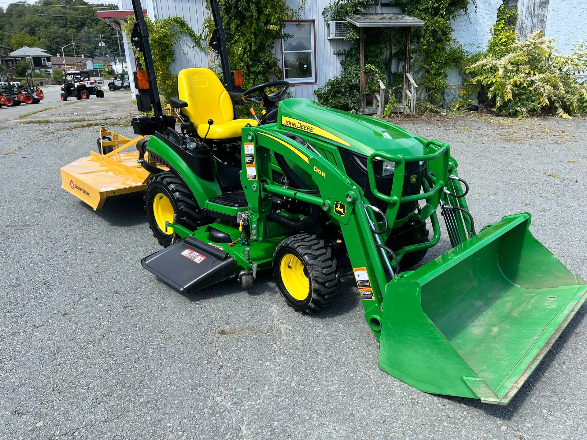 2018 John Deere 1025R in Liberty, New York - Photo 3