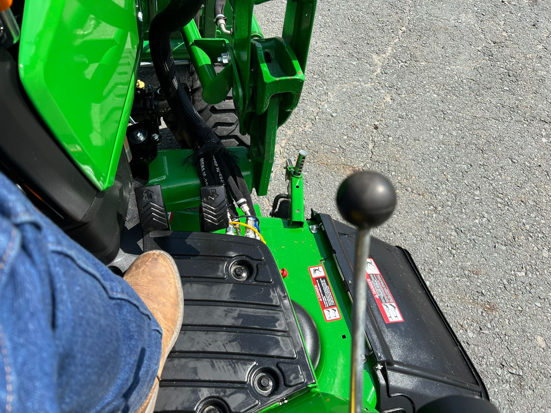 2018 John Deere 1025R in Liberty, New York - Photo 14