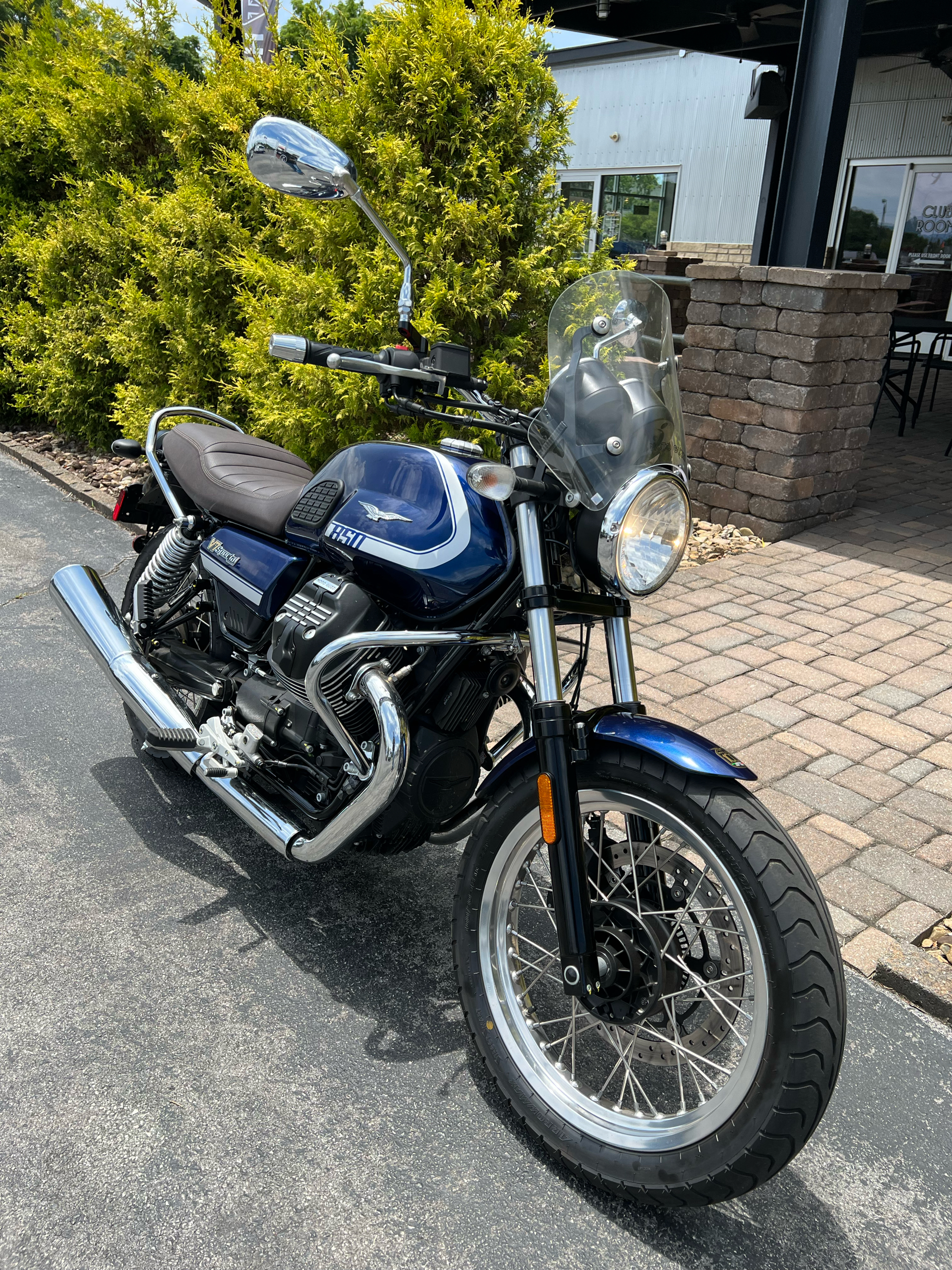 2021 Moto Guzzi V7 Special E5 in Bristol, Virginia - Photo 2