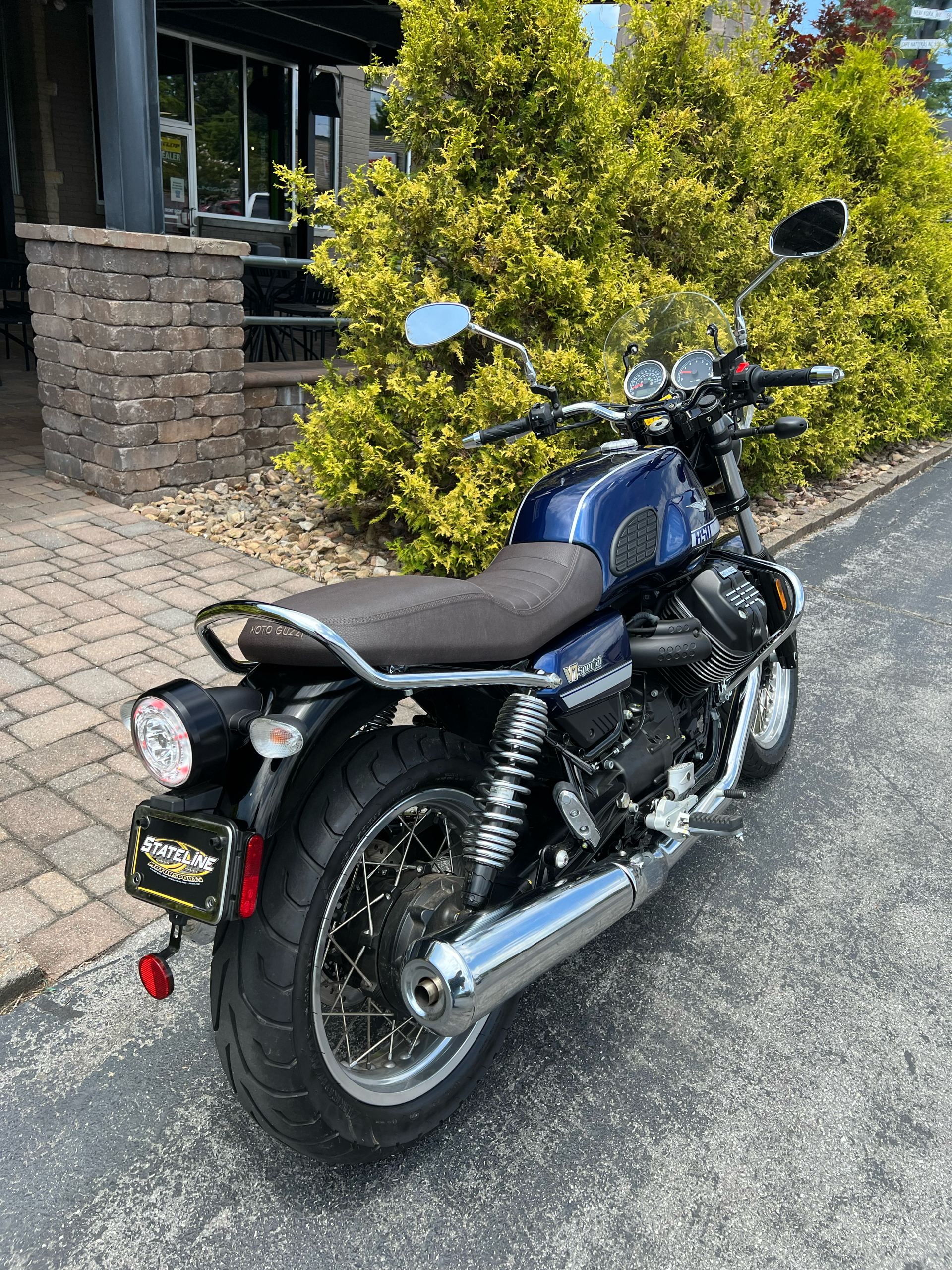 2021 Moto Guzzi V7 Special E5 in Bristol, Virginia - Photo 9