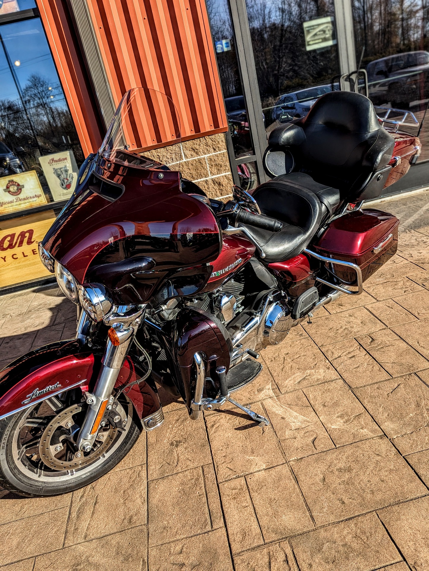 2014 Harley-Davidson Electra Glide® Ultra Classic® in Ferndale, Washington - Photo 2