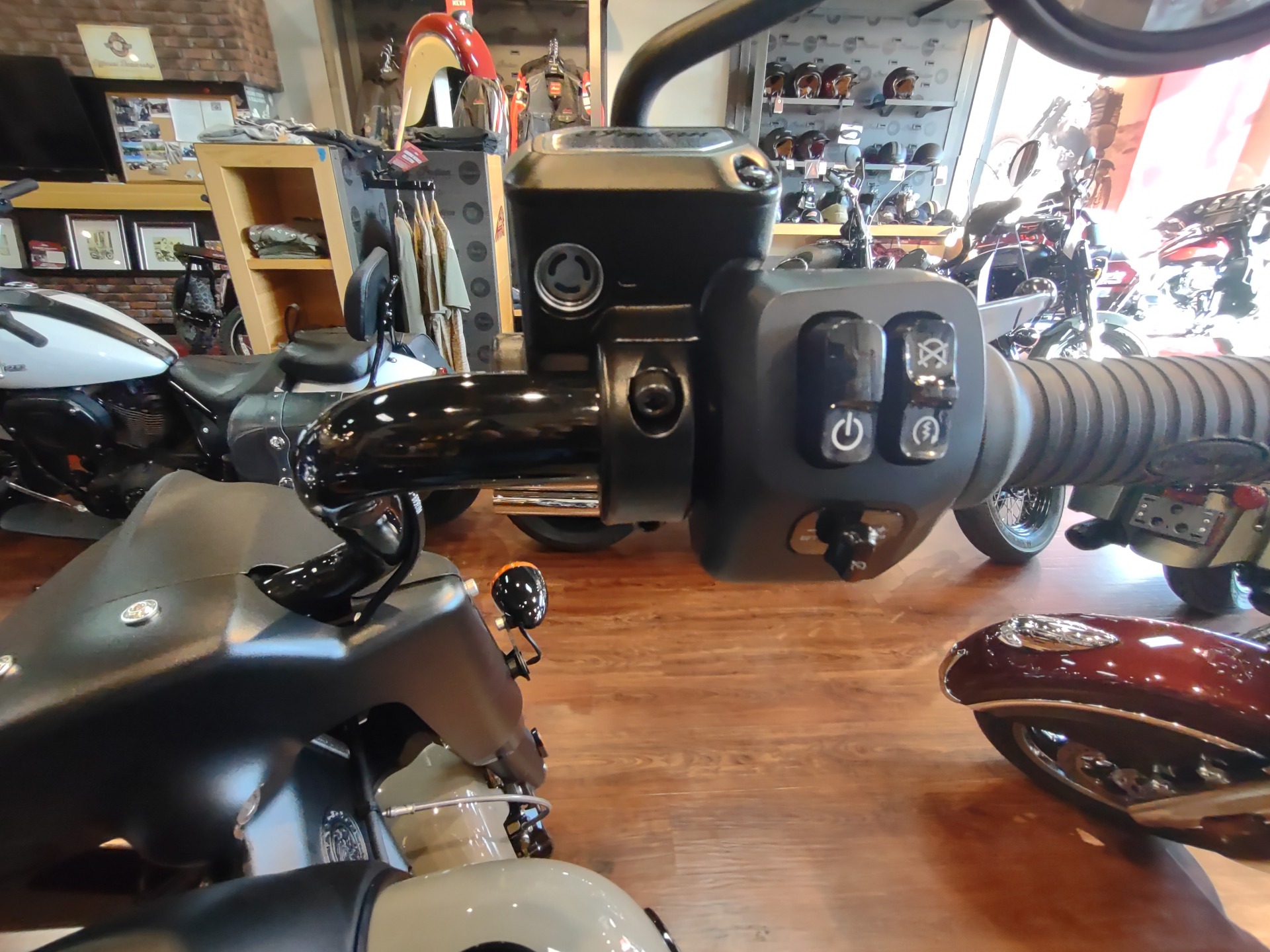 2023 Indian Motorcycle Springfield® Dark Horse® in Ferndale, Washington - Photo 6