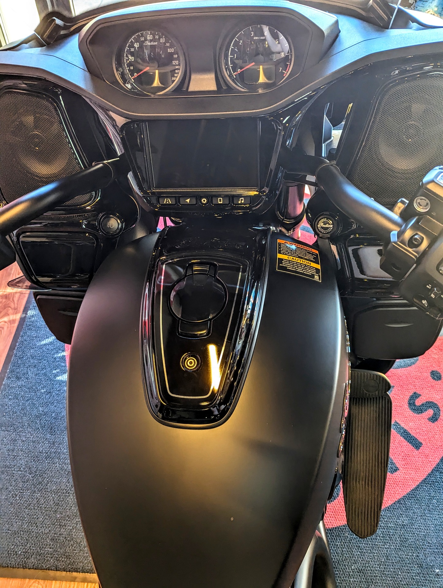 2023 Indian Motorcycle Pursuit® Dark Horse® with Premium Package in Ferndale, Washington - Photo 6