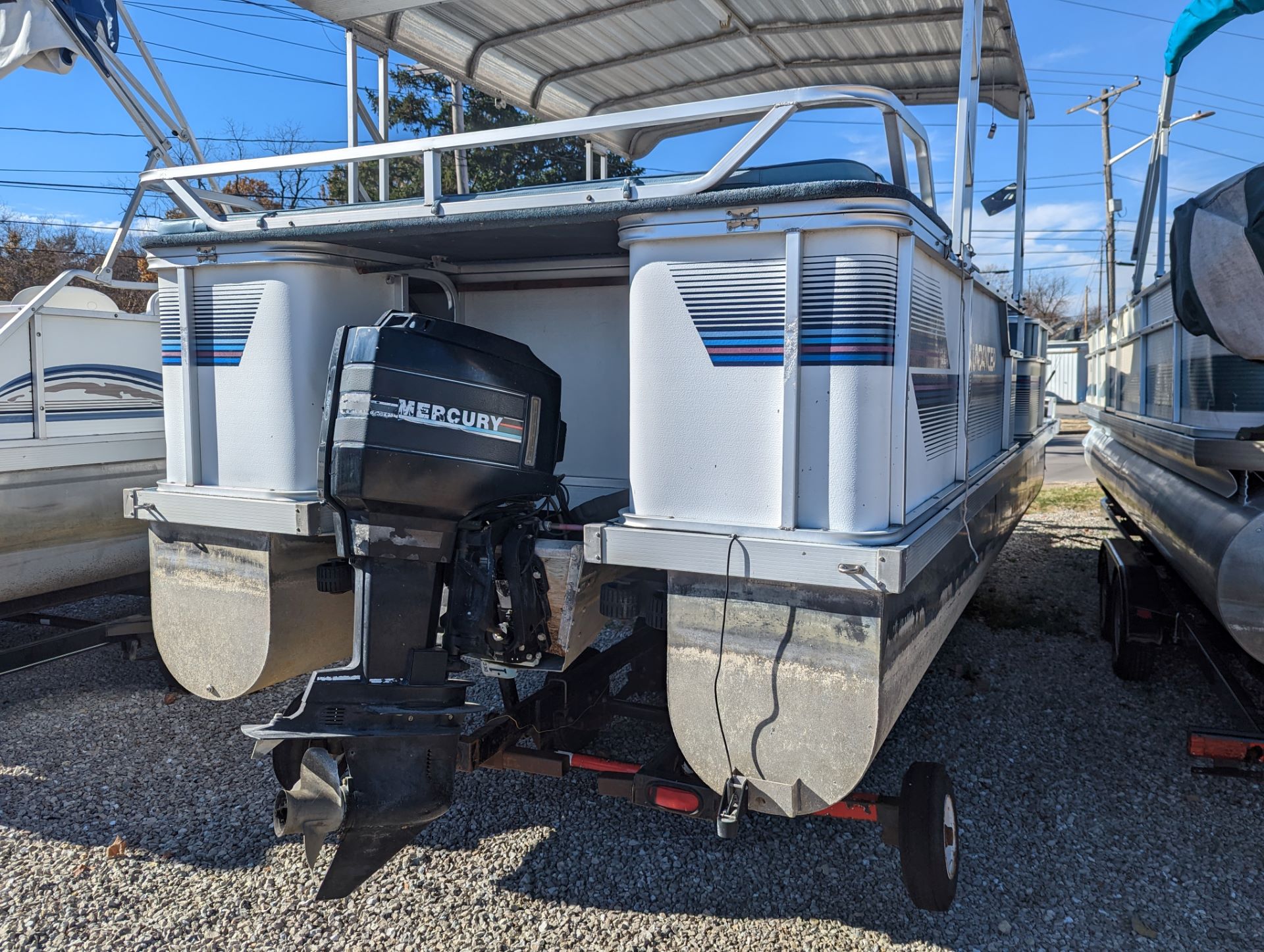 1990 SUNDANCER 24FT in Lebanon, Missouri - Photo 5