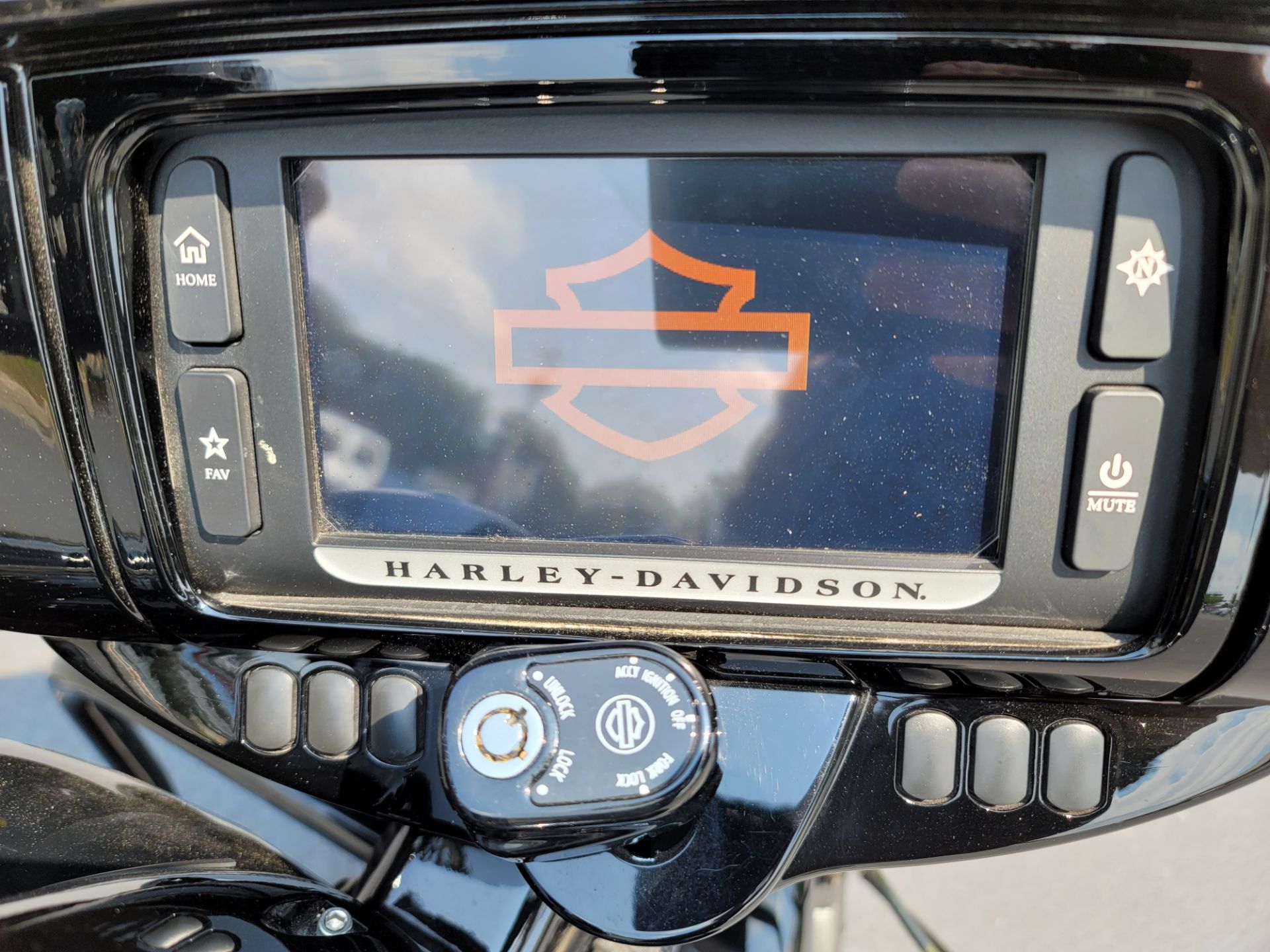 2018 Harley-Davidson Street Glide® Special in Lynchburg, Virginia - Photo 32