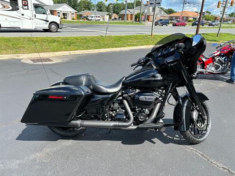 2018 Harley-Davidson Street Glide® Special in Lynchburg, Virginia - Photo 8