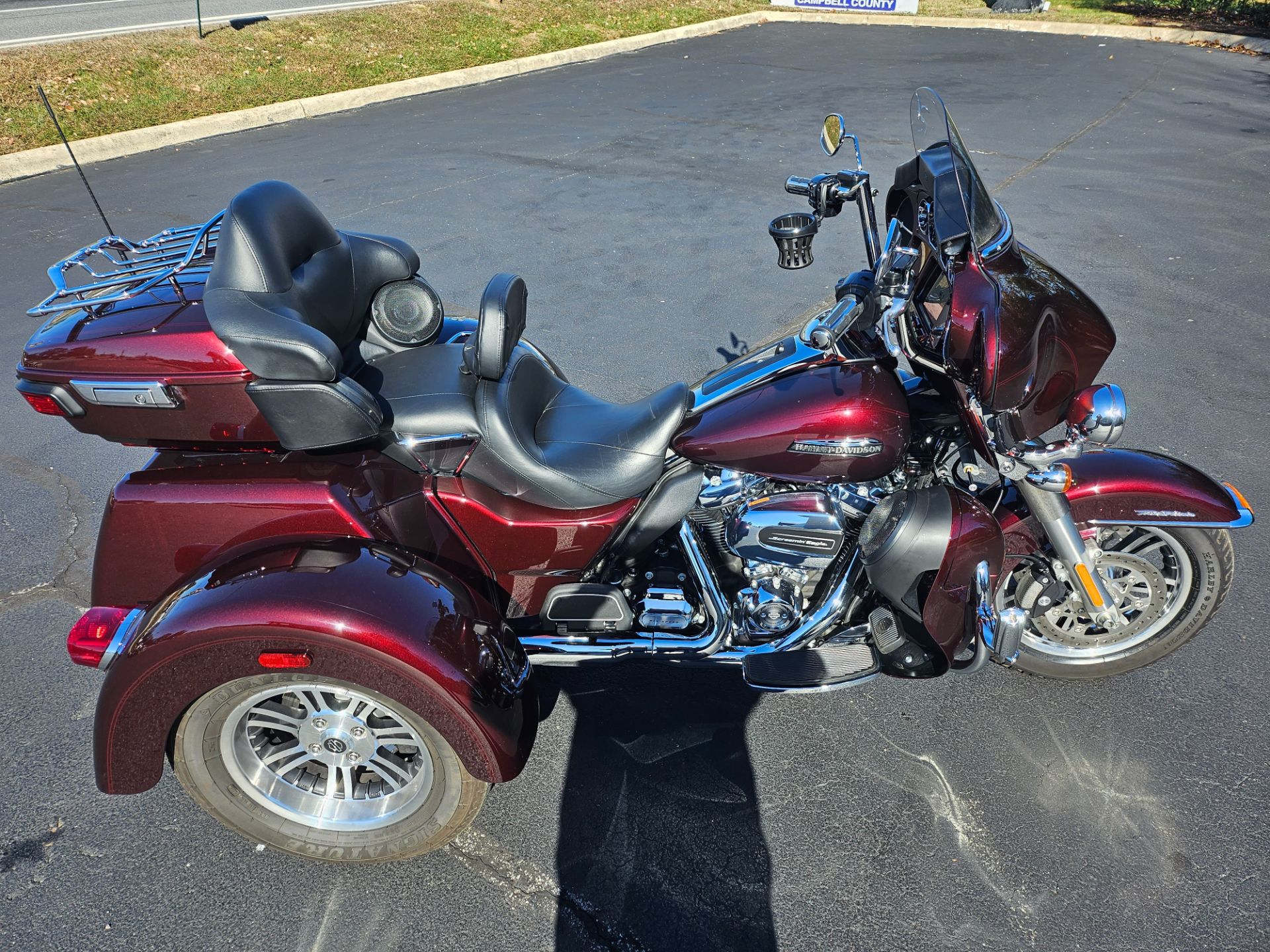 2019 Harley-Davidson Tri Glide® Ultra in Lynchburg, Virginia - Photo 8