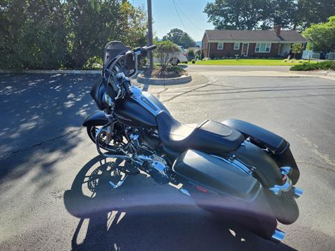 2017 Harley-Davidson Street Glide® Special in Lynchburg, Virginia - Photo 9