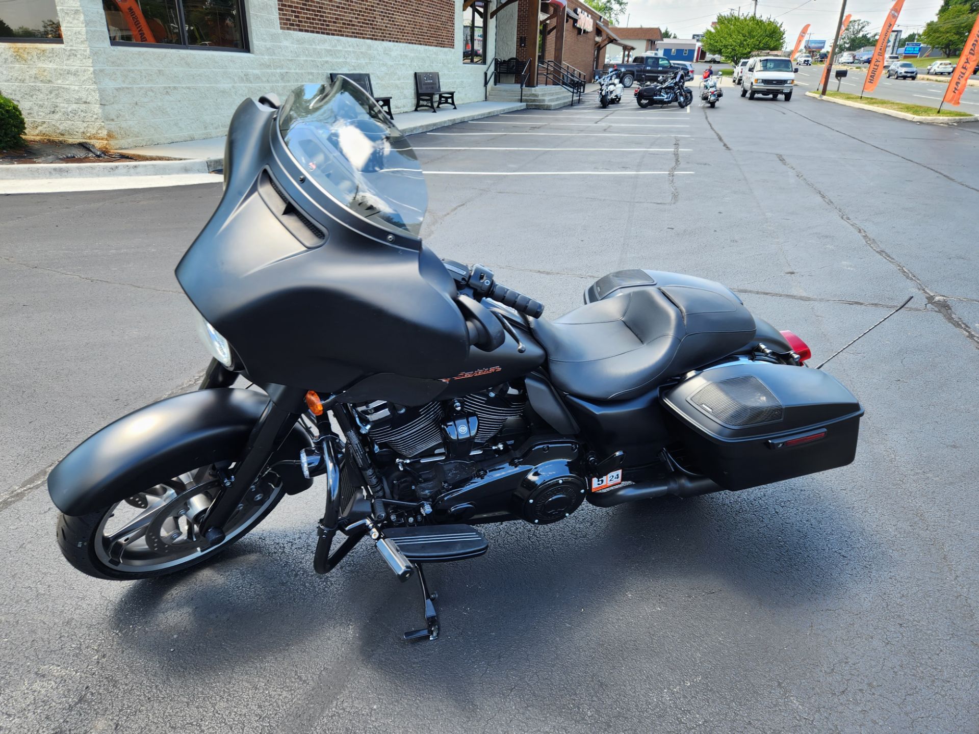 2017 Harley-Davidson Street Glide® Special in Lynchburg, Virginia - Photo 6