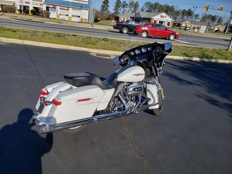 2017 Harley-Davidson Street Glide® Special in Lynchburg, Virginia - Photo 10