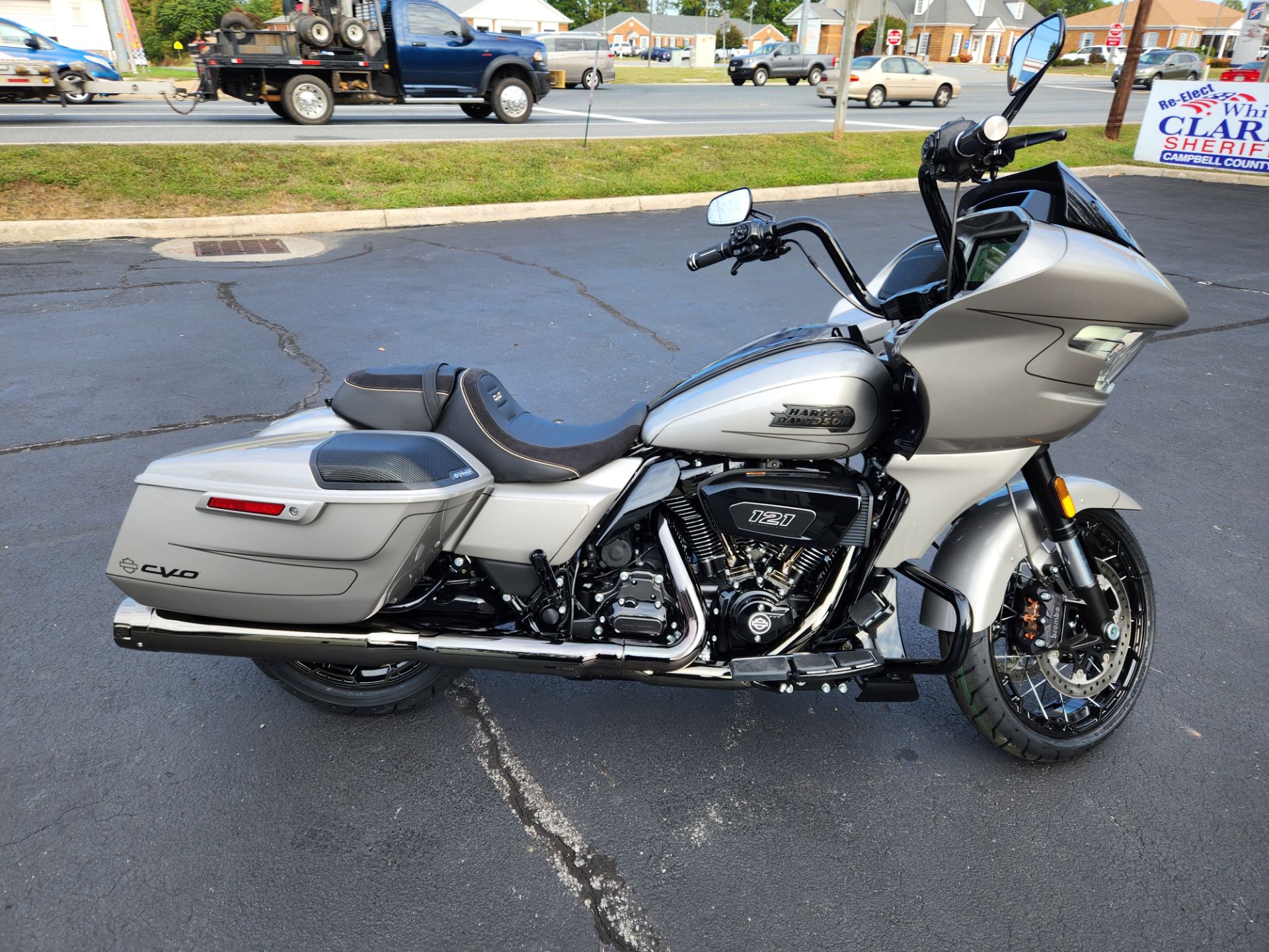 2023 Harley-Davidson CVO™ Road Glide® in Lynchburg, Virginia - Photo 12