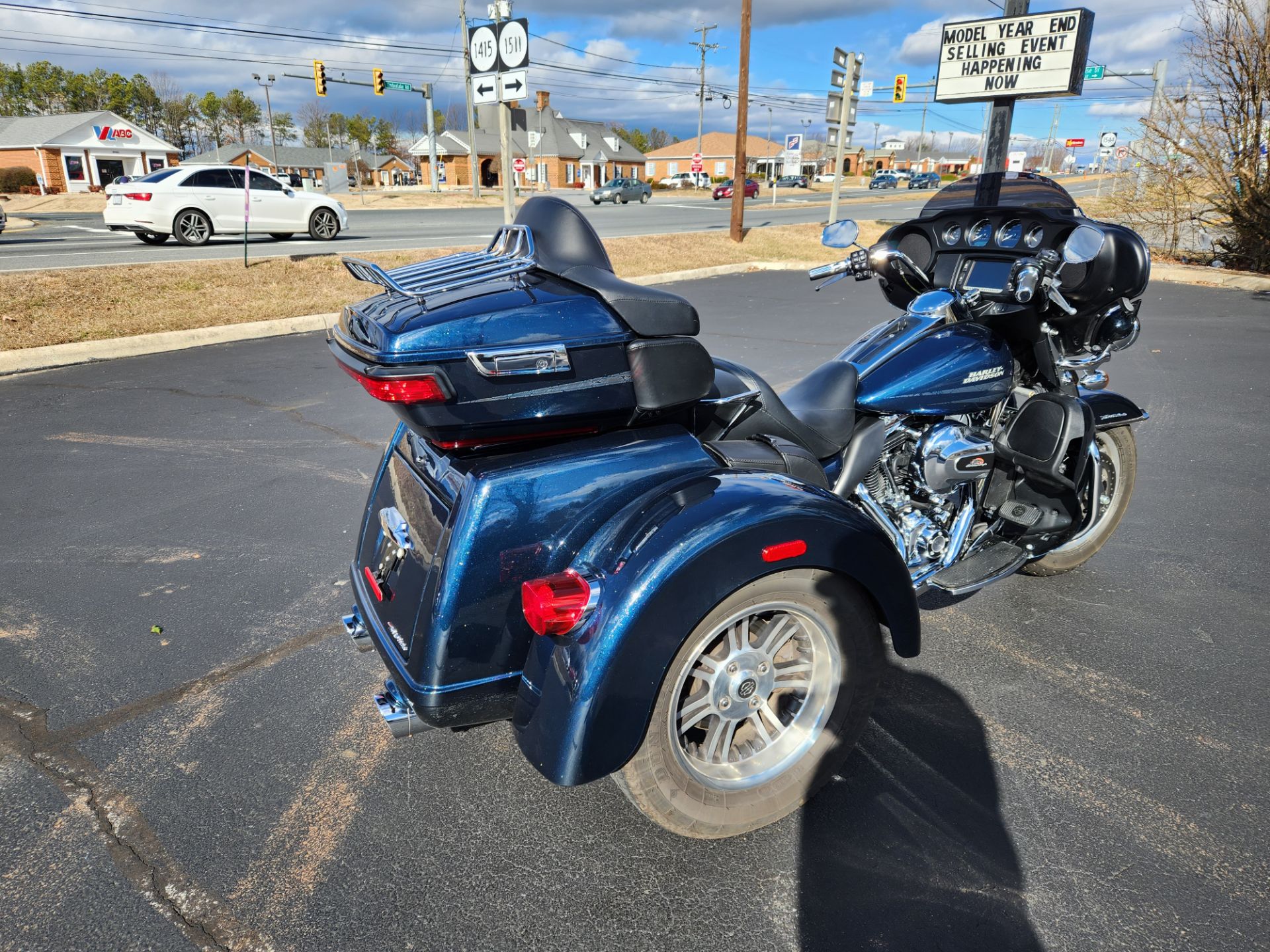 2016 Harley-Davidson Tri Glide® Ultra in Lynchburg, Virginia - Photo 15