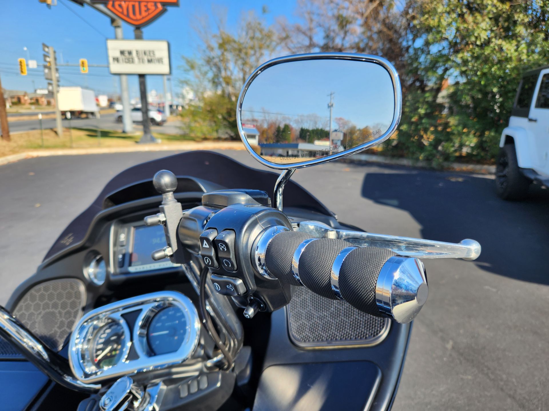 2017 Harley-Davidson Road Glide® Ultra in Lynchburg, Virginia - Photo 15