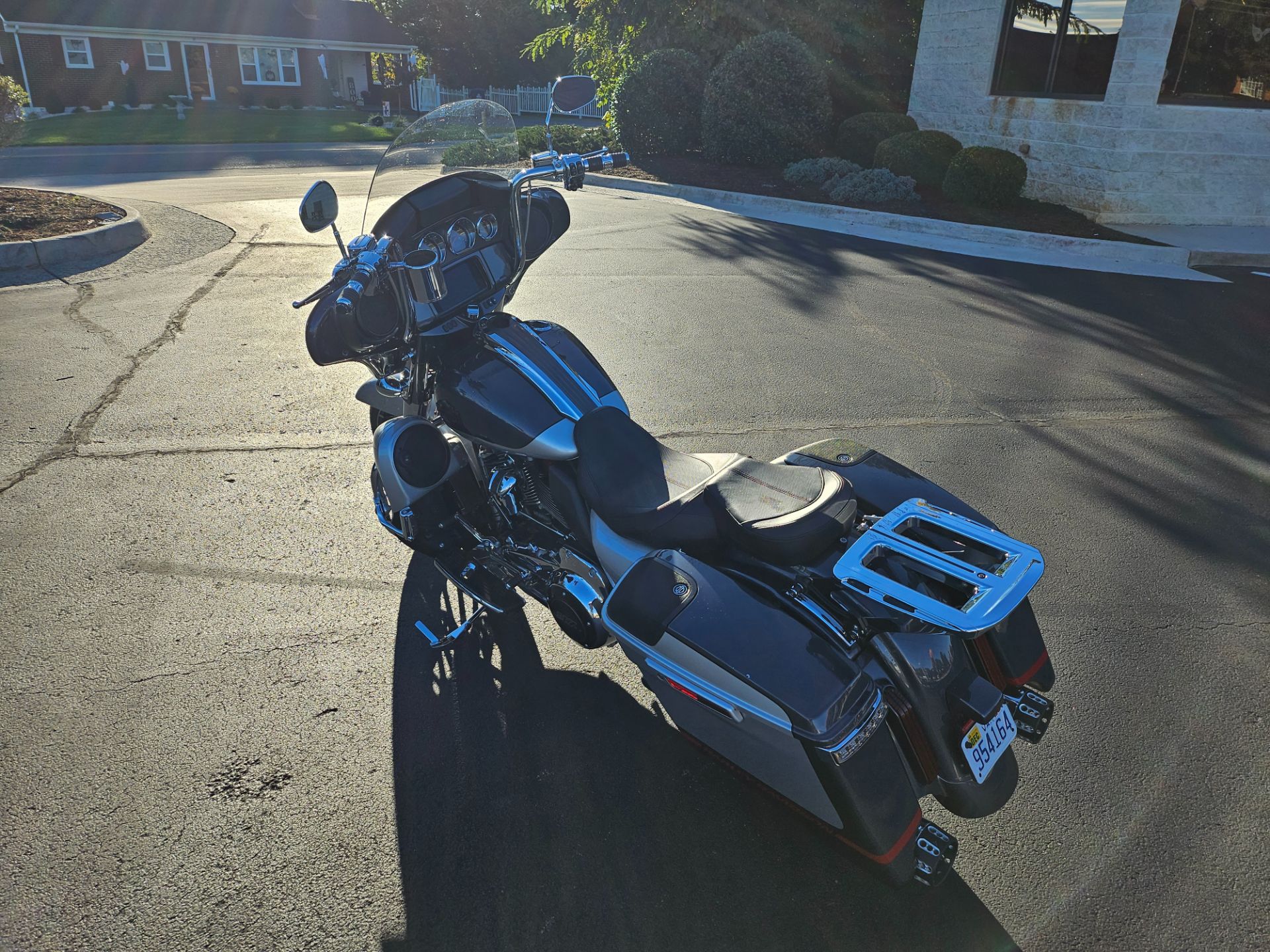 2019 Harley-Davidson CVO™ Street Glide® in Lynchburg, Virginia - Photo 5