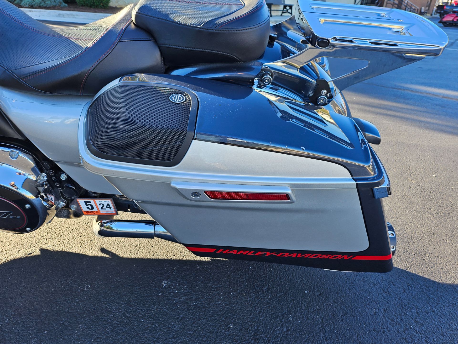 2019 Harley-Davidson CVO™ Street Glide® in Lynchburg, Virginia - Photo 21