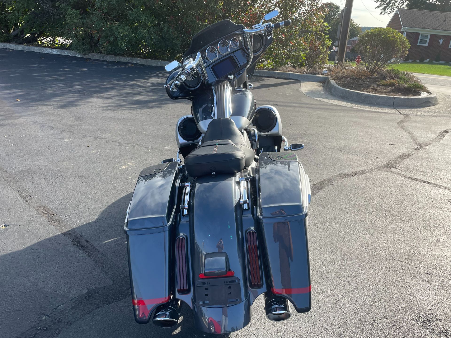 2019 Harley-Davidson CVO™ Street Glide® in Lynchburg, Virginia - Photo 7