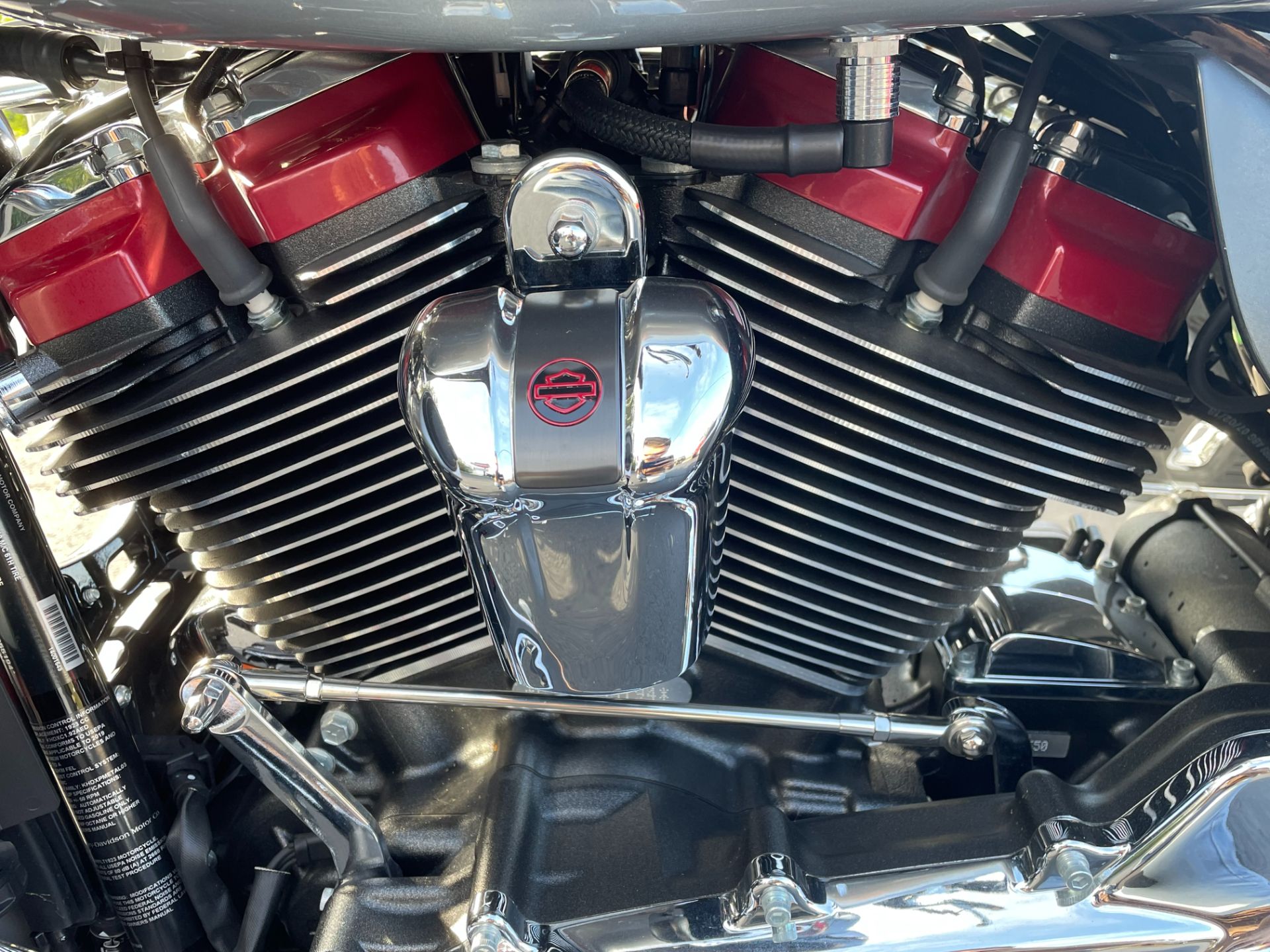 2019 Harley-Davidson CVO™ Street Glide® in Lynchburg, Virginia - Photo 13