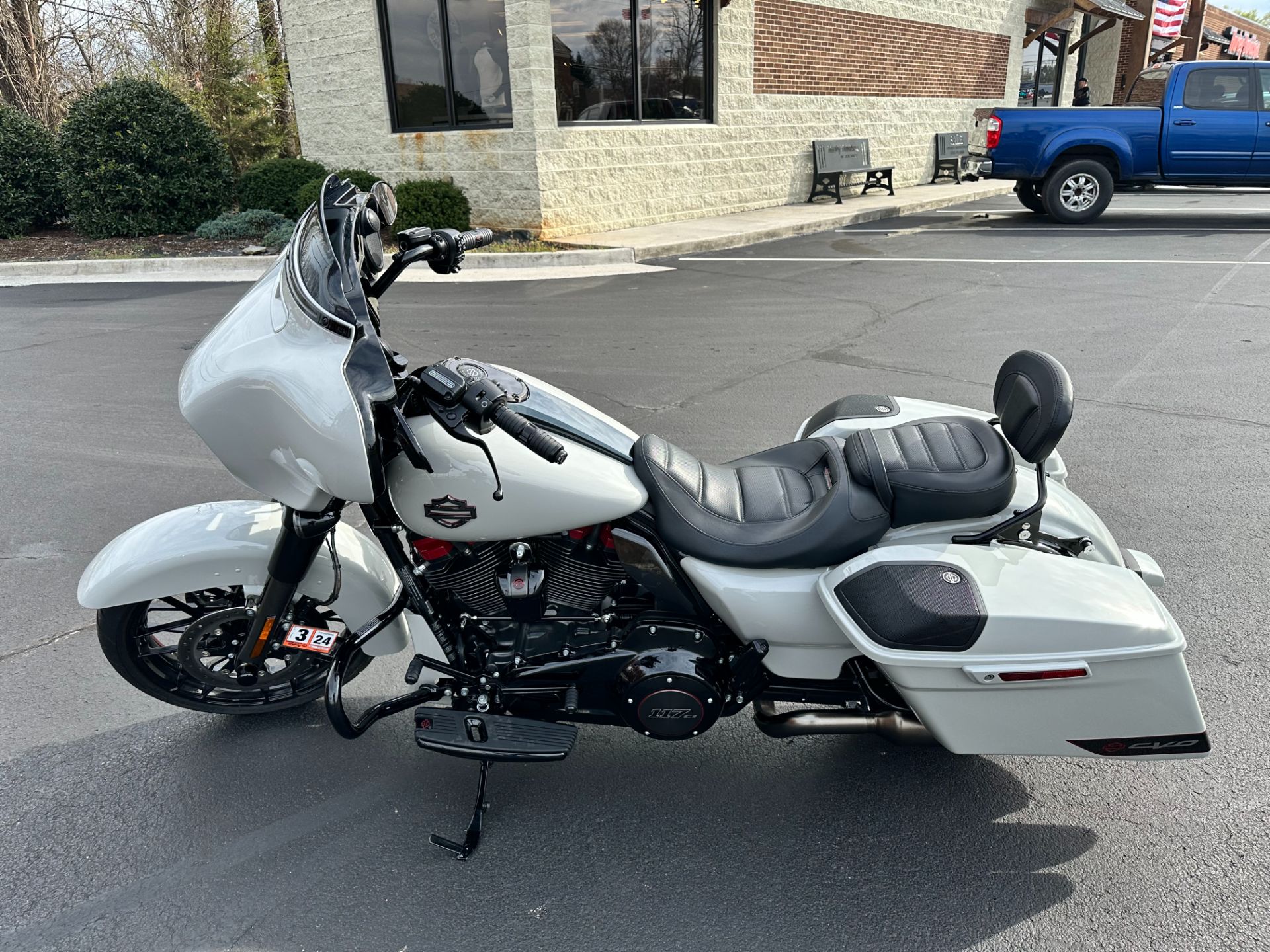 2020 Harley-Davidson CVO™ Street Glide® in Lynchburg, Virginia - Photo 4