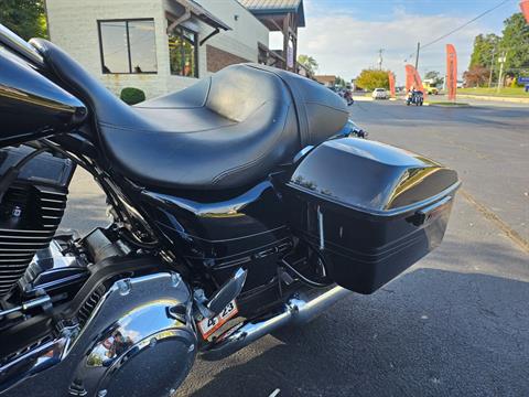 2016 Harley-Davidson Street Glide® Special in Lynchburg, Virginia - Photo 15