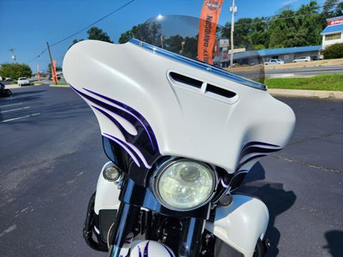 2016 Harley-Davidson CVO™ Street Glide® in Lynchburg, Virginia - Photo 18