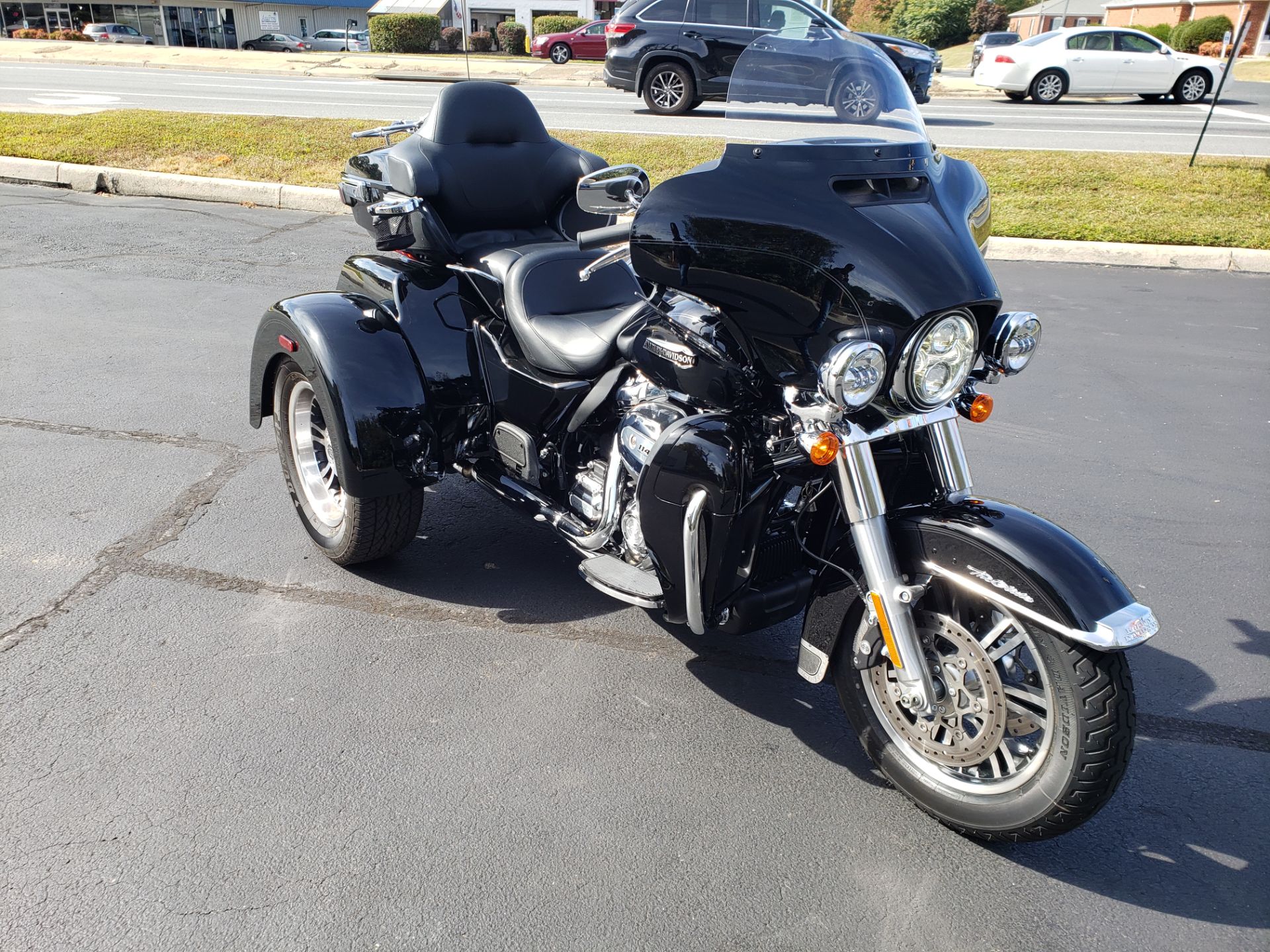 2021 Harley-Davidson Tri Glide® Ultra in Lynchburg, Virginia - Photo 2