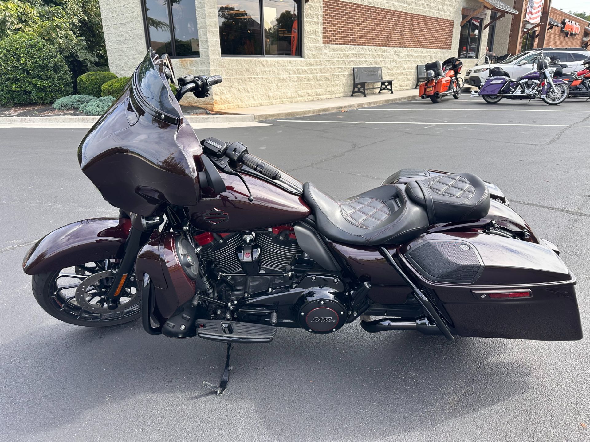 2019 Harley-Davidson CVO™ Street Glide® in Lynchburg, Virginia - Photo 4