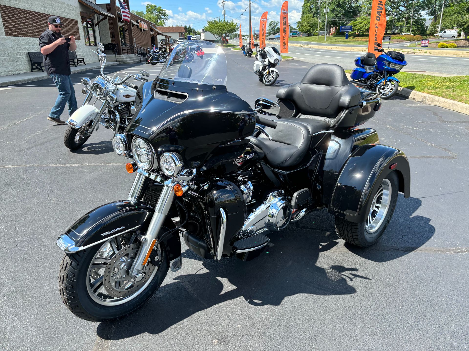 2024 Harley-Davidson Tri Glide® Ultra in Lynchburg, Virginia - Photo 3