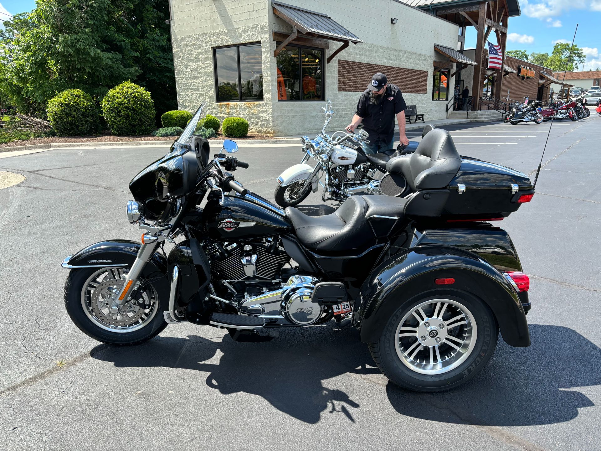 2024 Harley-Davidson Tri Glide® Ultra in Lynchburg, Virginia - Photo 4