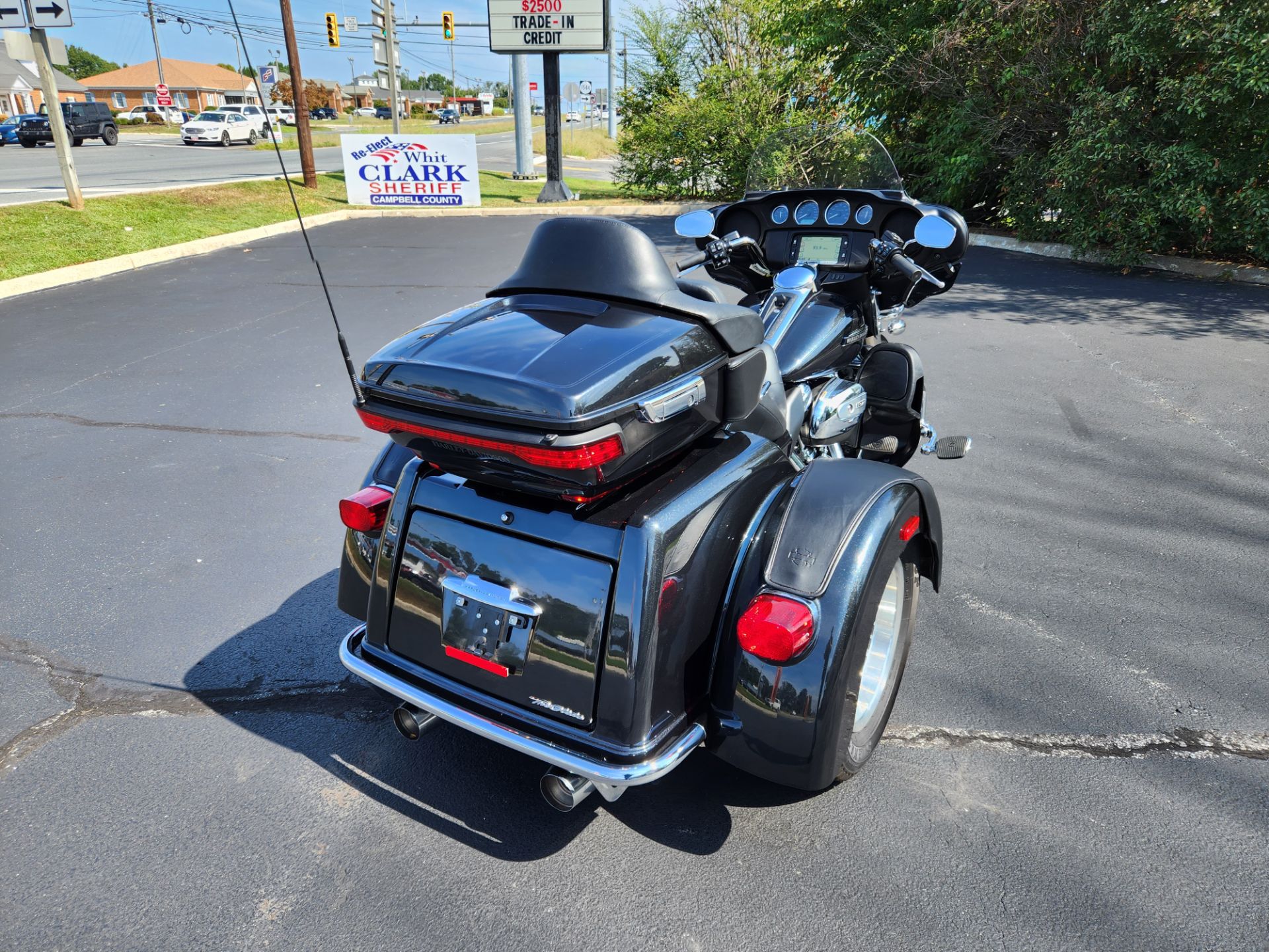2018 Harley-Davidson Tri Glide® Ultra in Lynchburg, Virginia - Photo 10